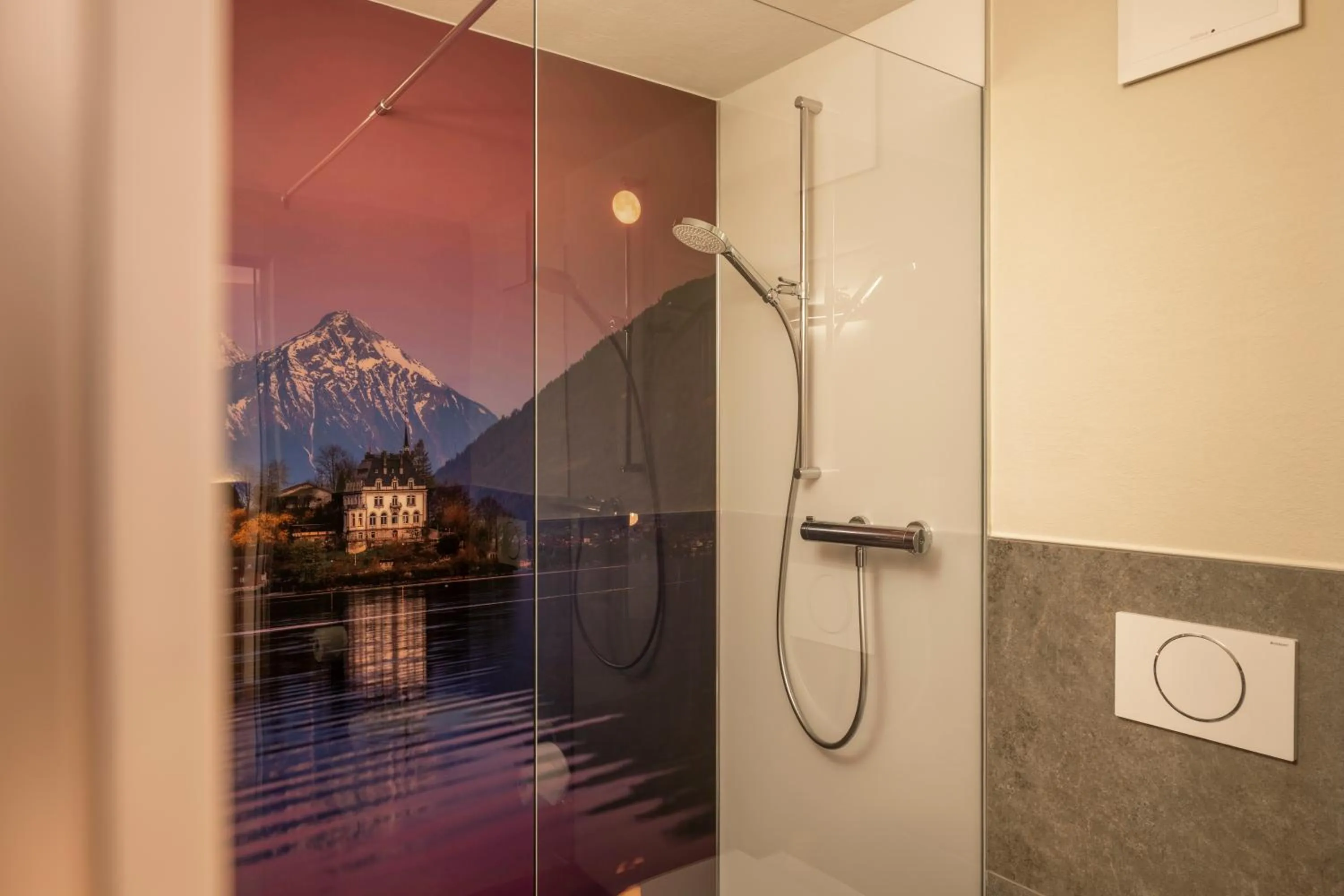 Shower in Hotel Châlet Du Lac