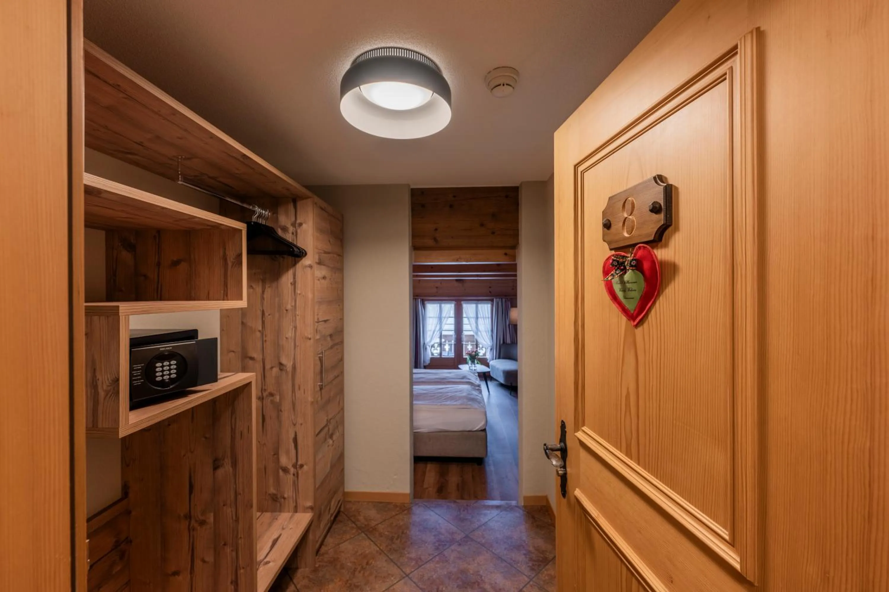 wardrobe, Bed in Hotel Châlet Du Lac