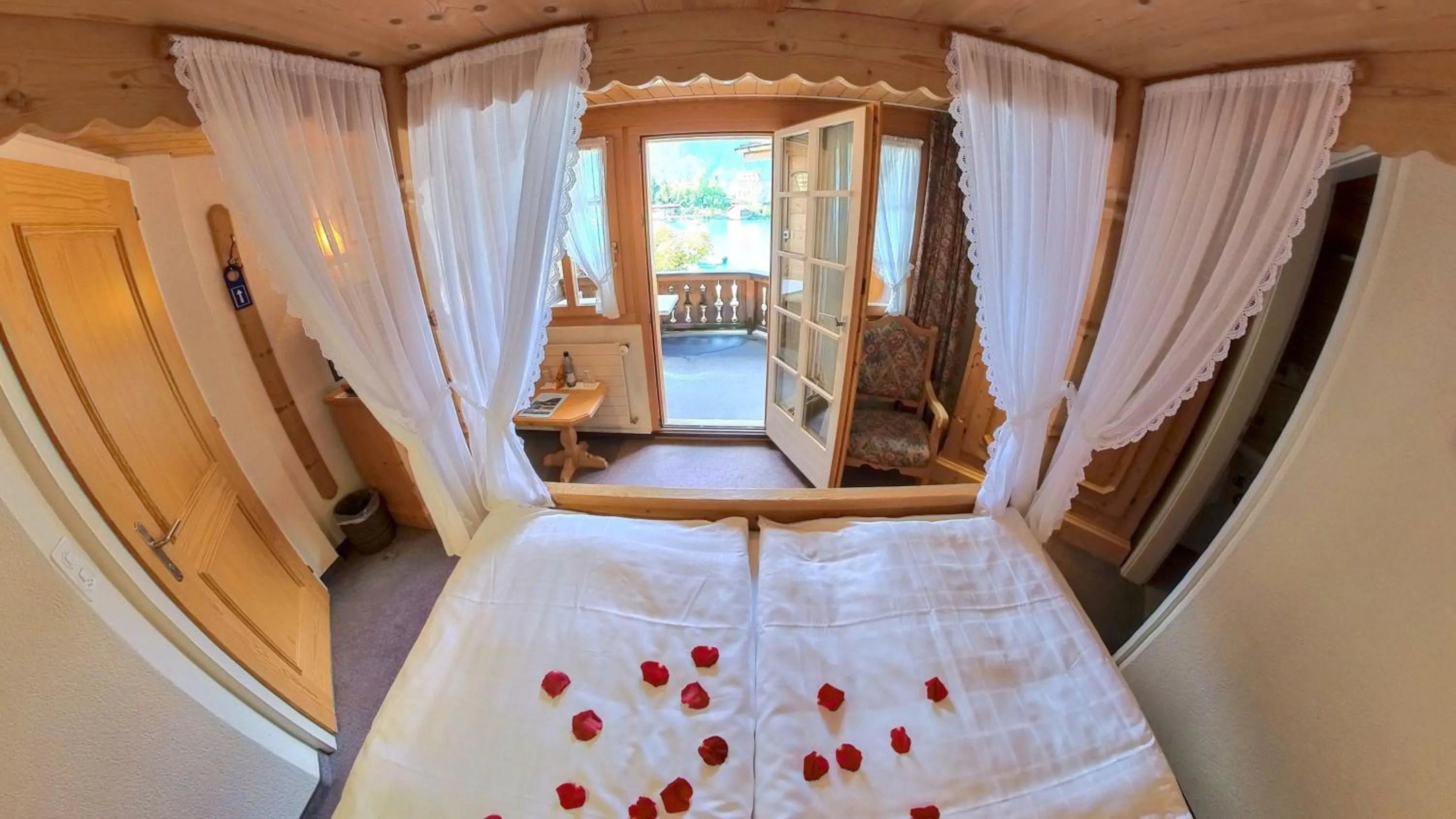 Photo of the whole room, Bed in Hotel Châlet Du Lac