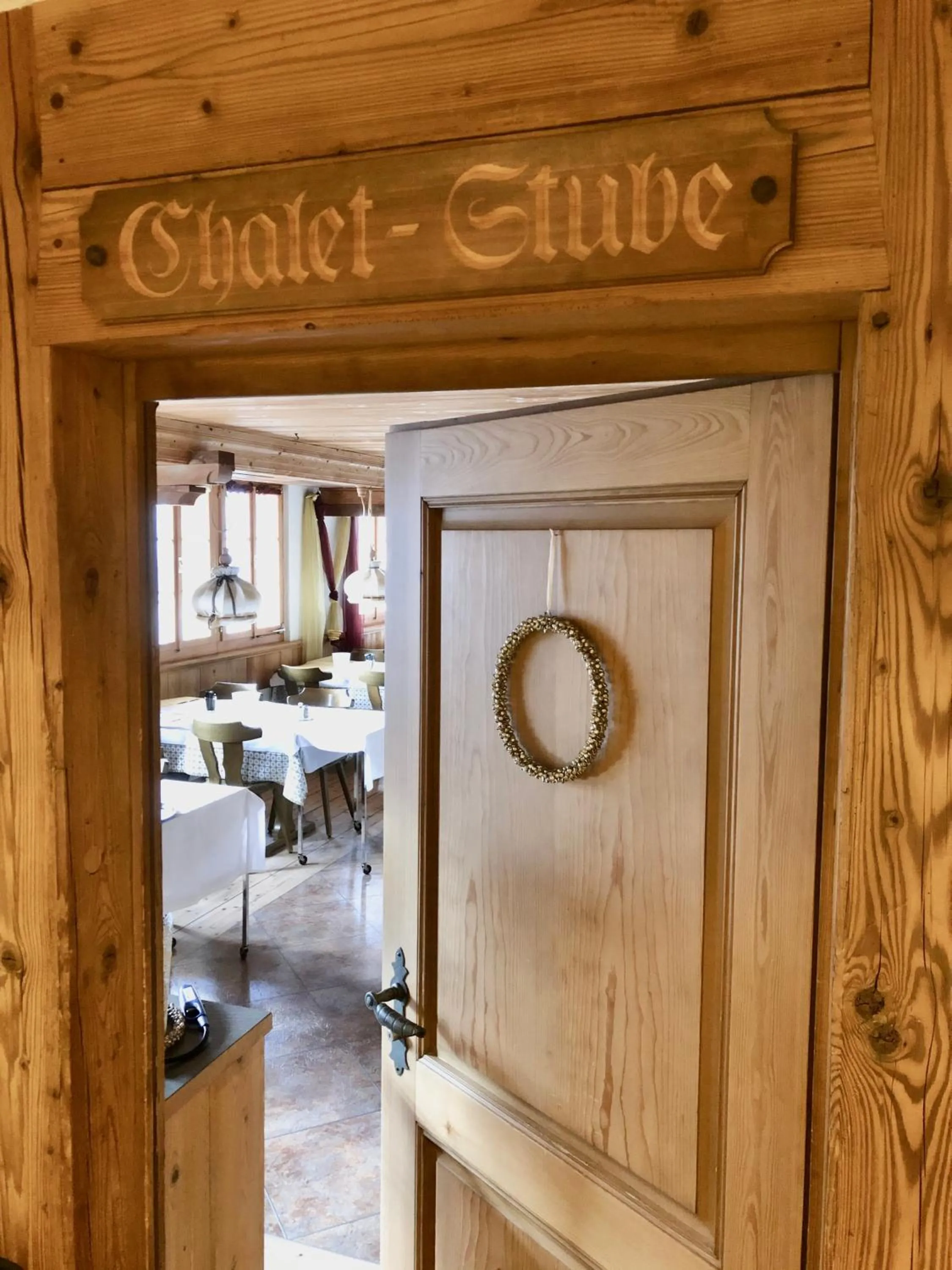 Restaurant/places to eat in Hotel Châlet Du Lac