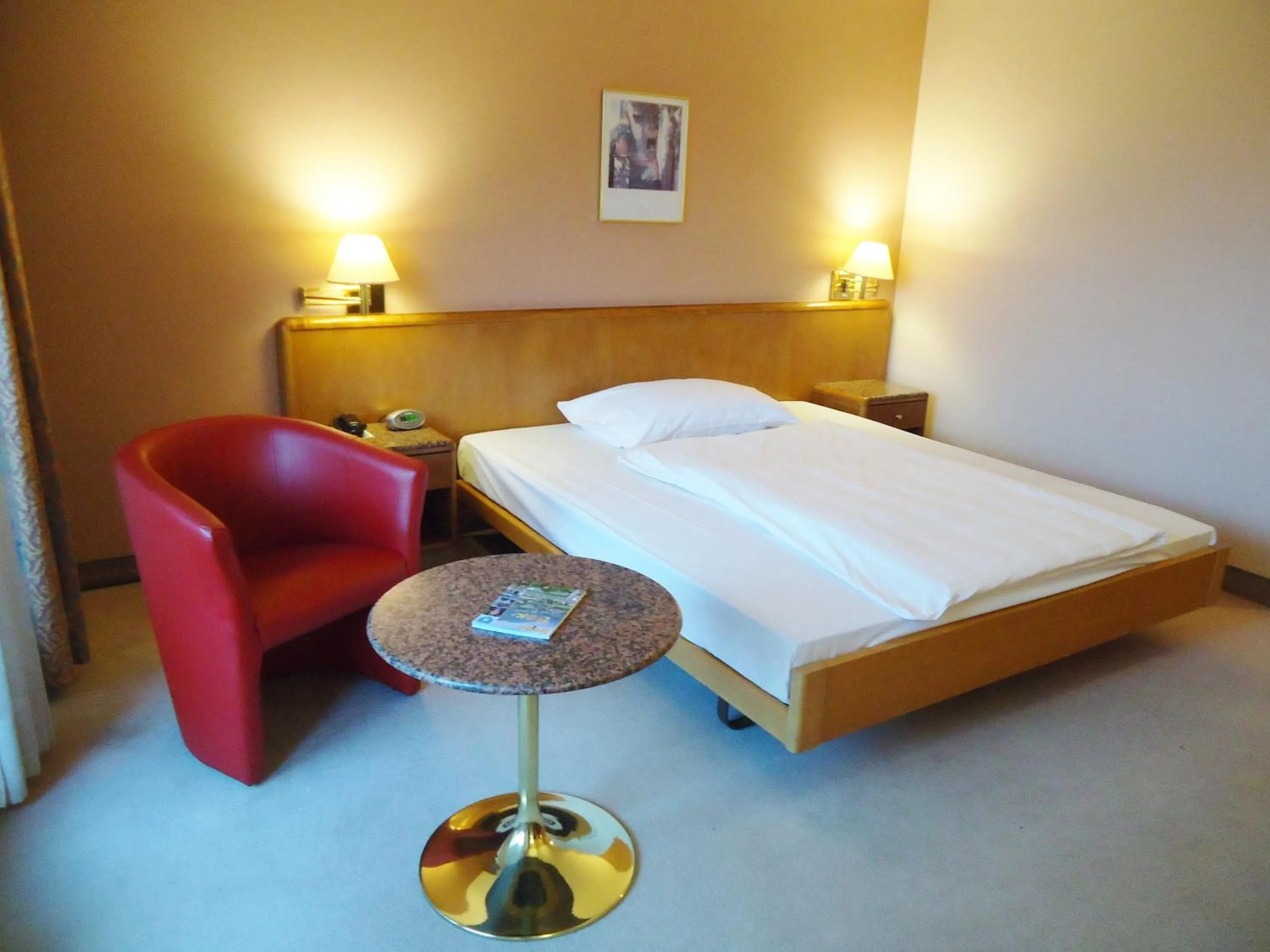 Seating area, Bed in Hotel Le Cedre
