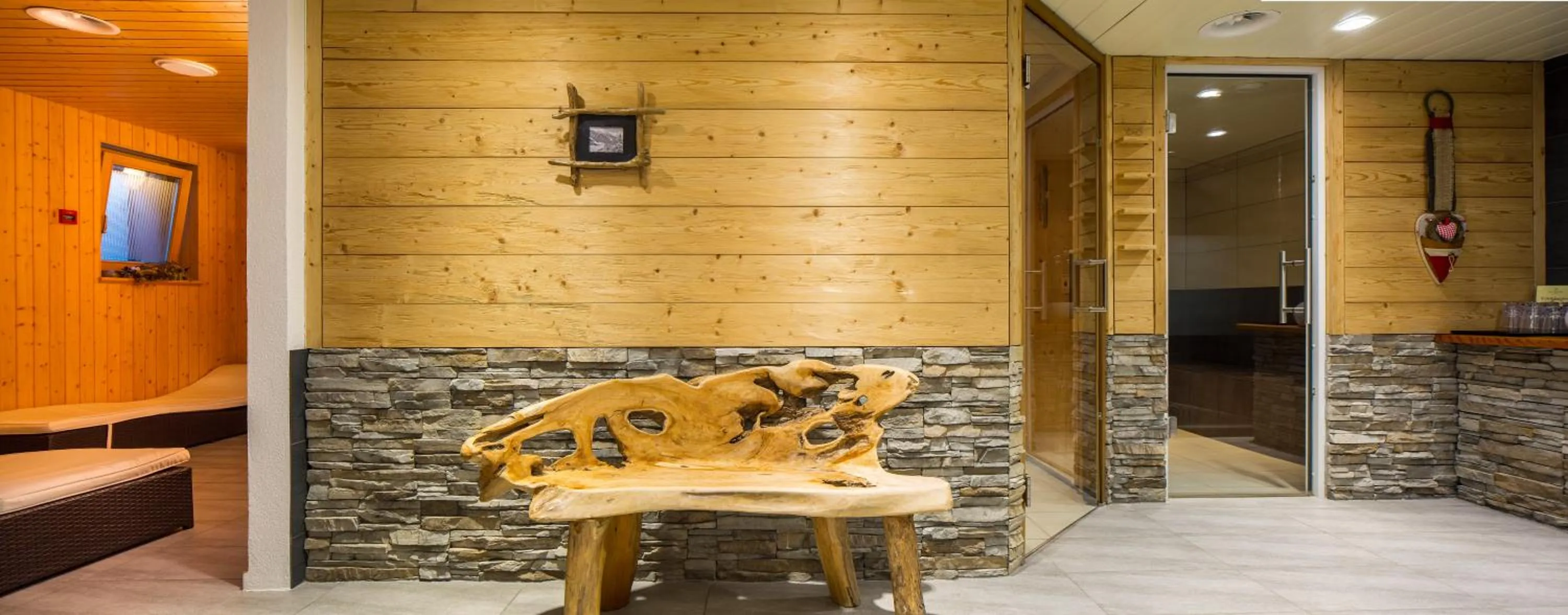 Swimming pool in Hotel Hubertus