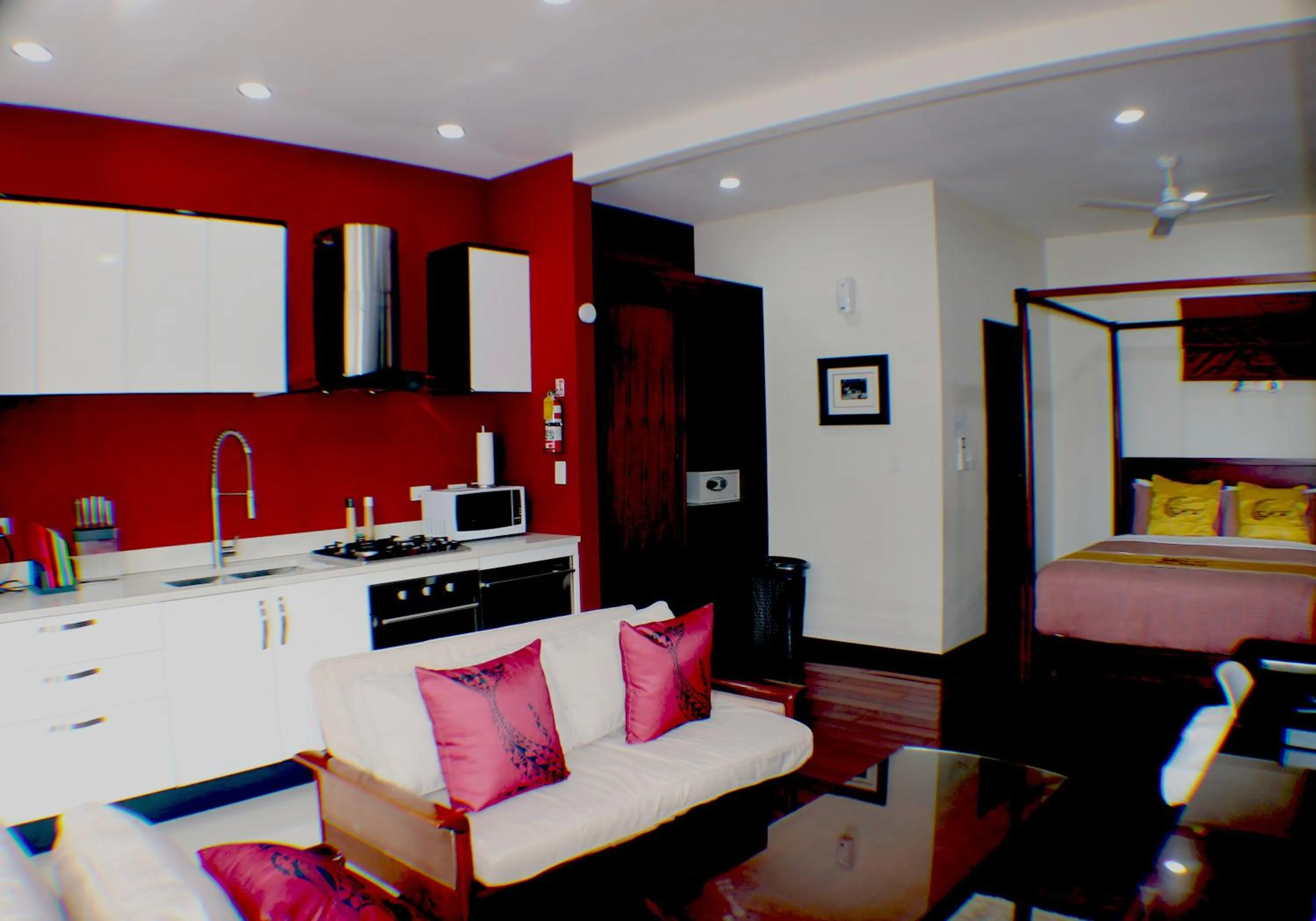 Kitchen or kitchenette in Kia Orana Villas and Spa