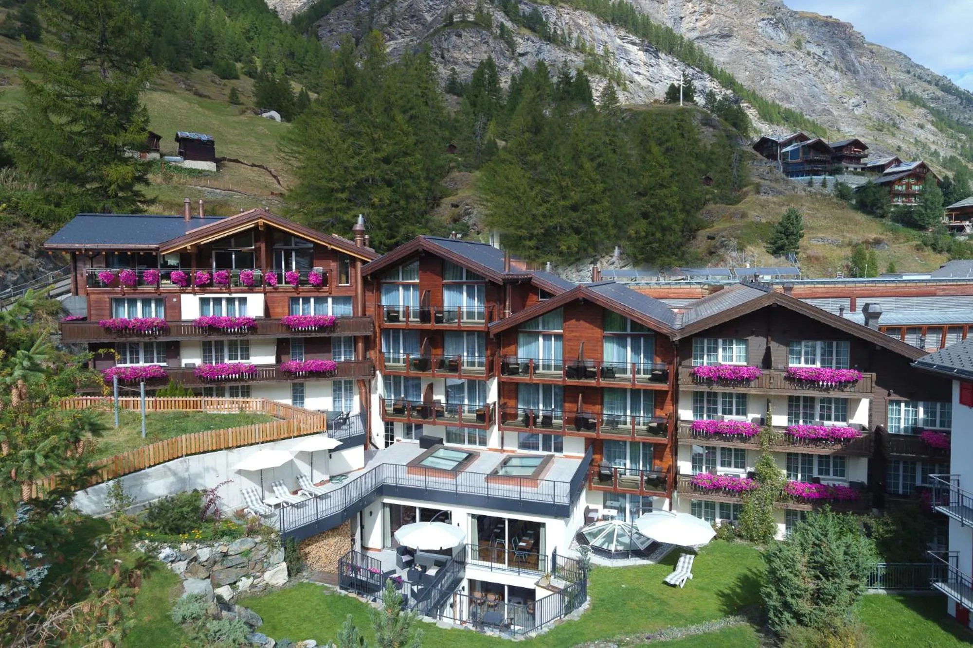 Property building in Hotel Sonne