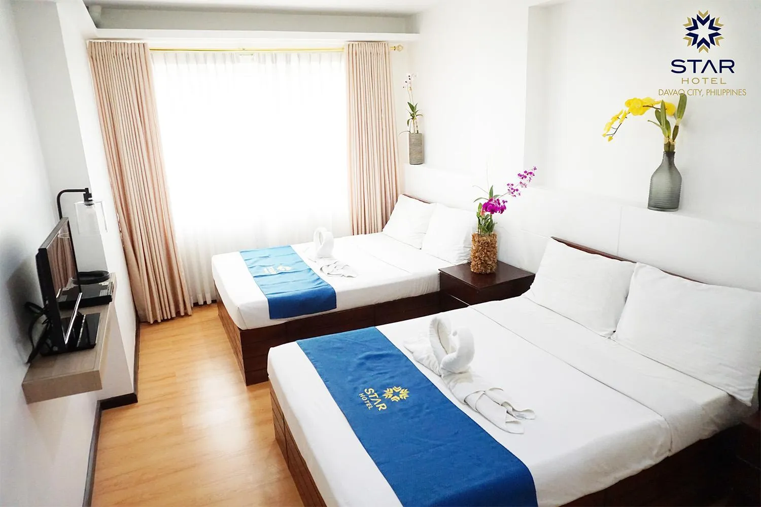 Bedroom, Bed in Star Hotel