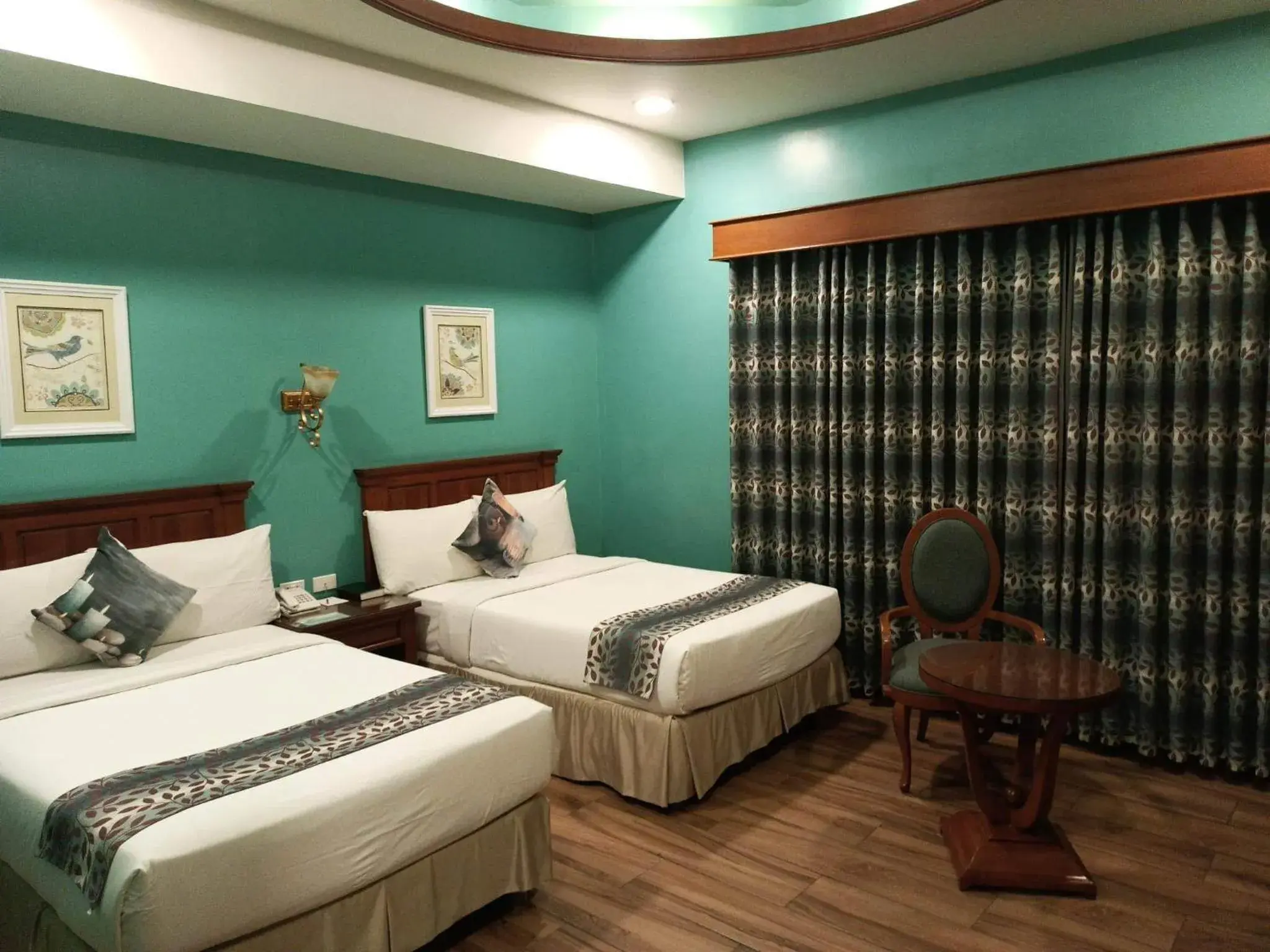 Premier Twin in Paragon Hotel and Suites Premier Twin in Paragon Hotel and Suites