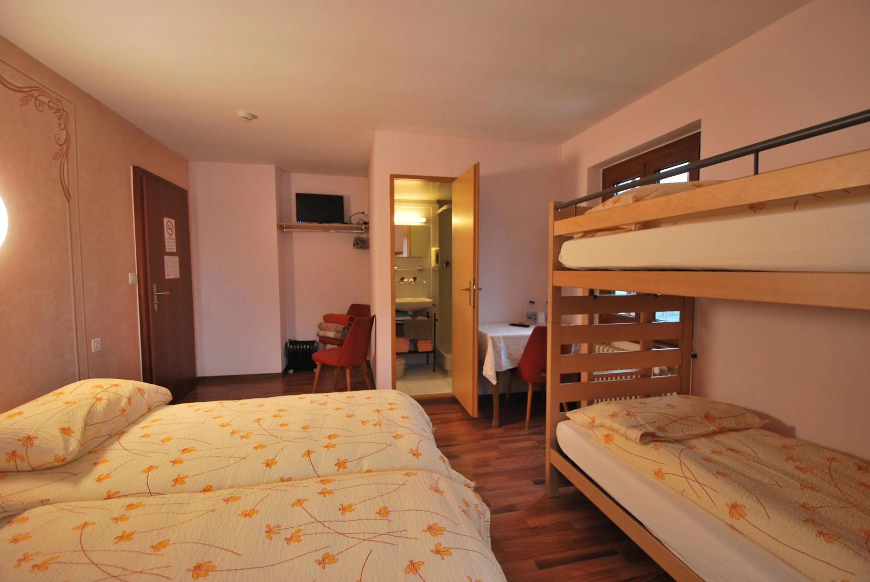 Shower, Bed in Hotel Ristorante Baldi