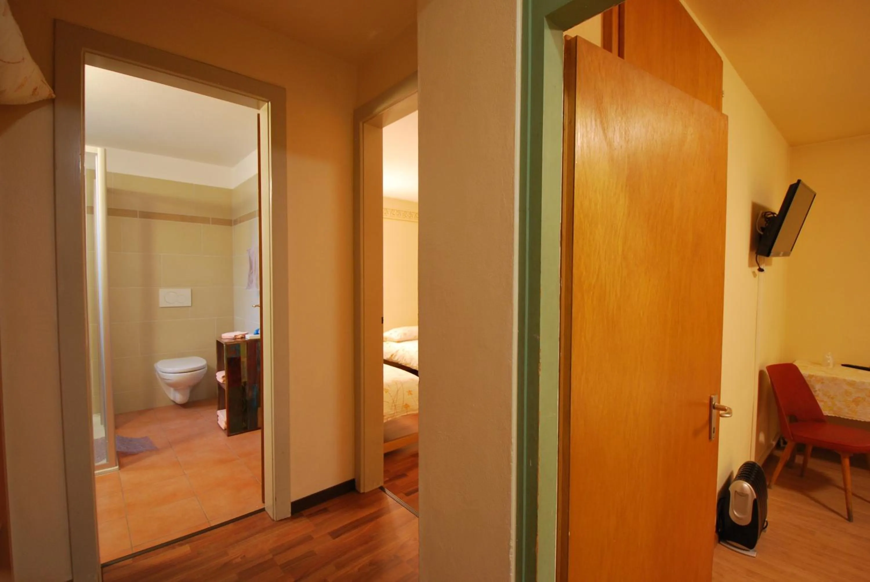 Shower, Bed in Hotel Ristorante Baldi