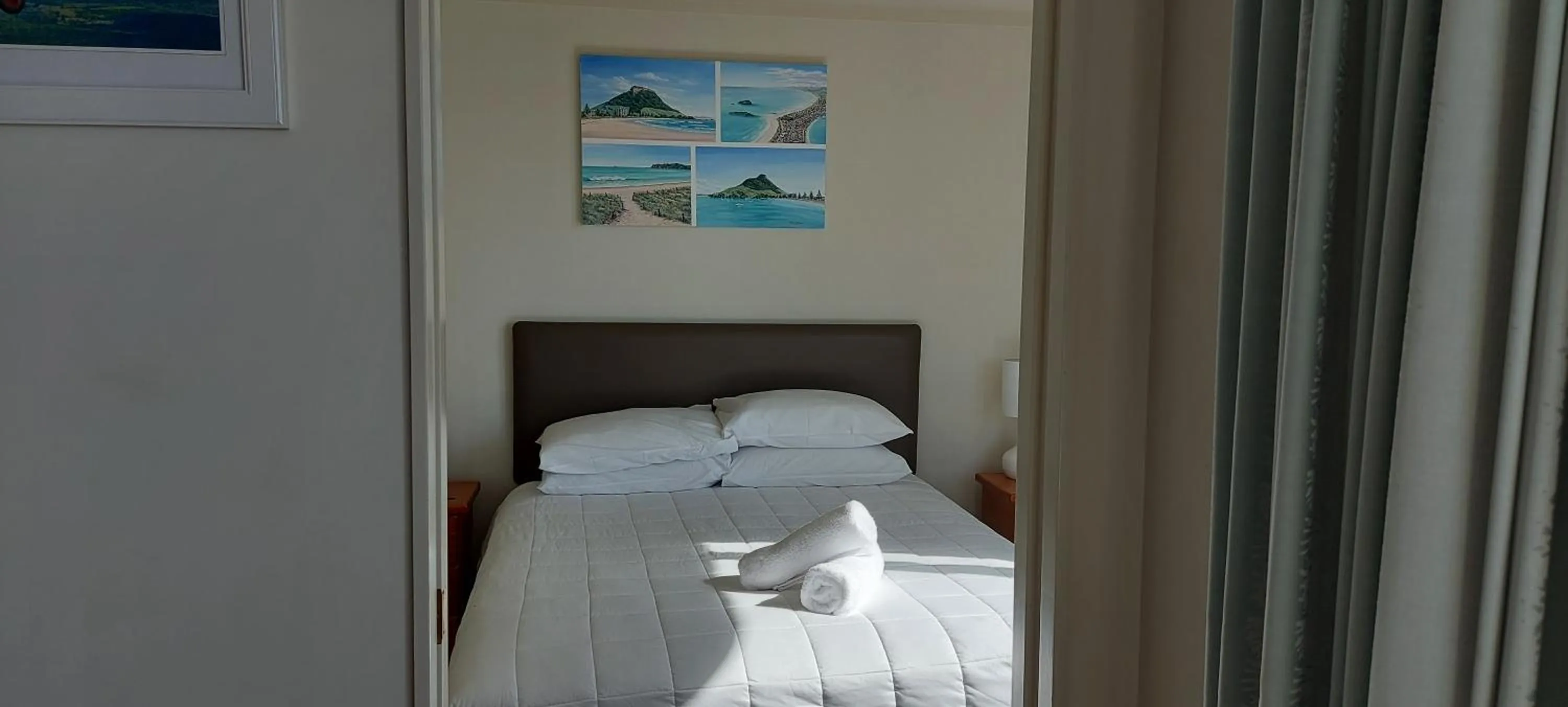 Bedroom, Bed in The Atrium