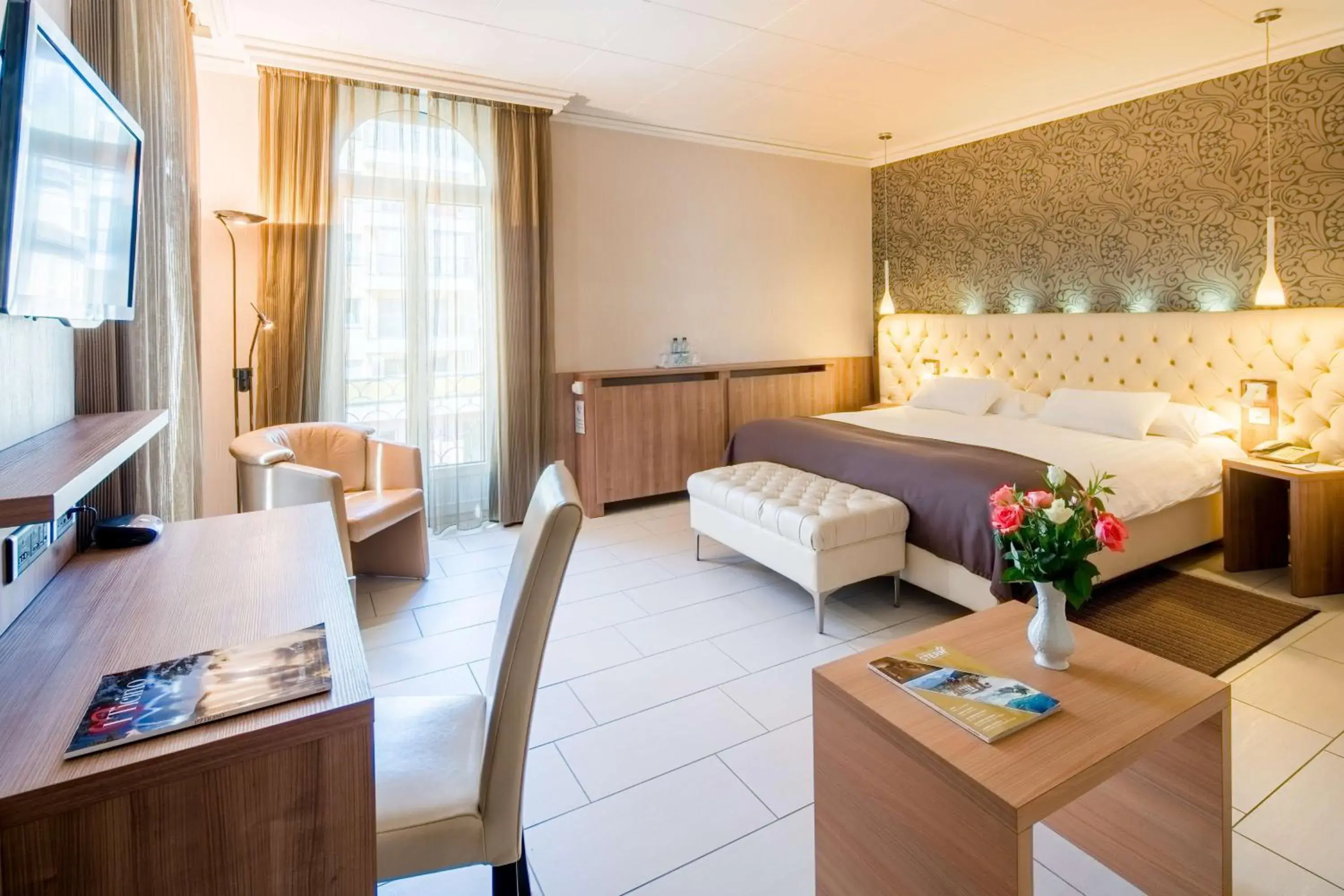 Junior Suite with Balcony in Best Western Hotel Bellevue au Lac Junior Suite with Balcony in Best Western Hotel Bellevue au Lac