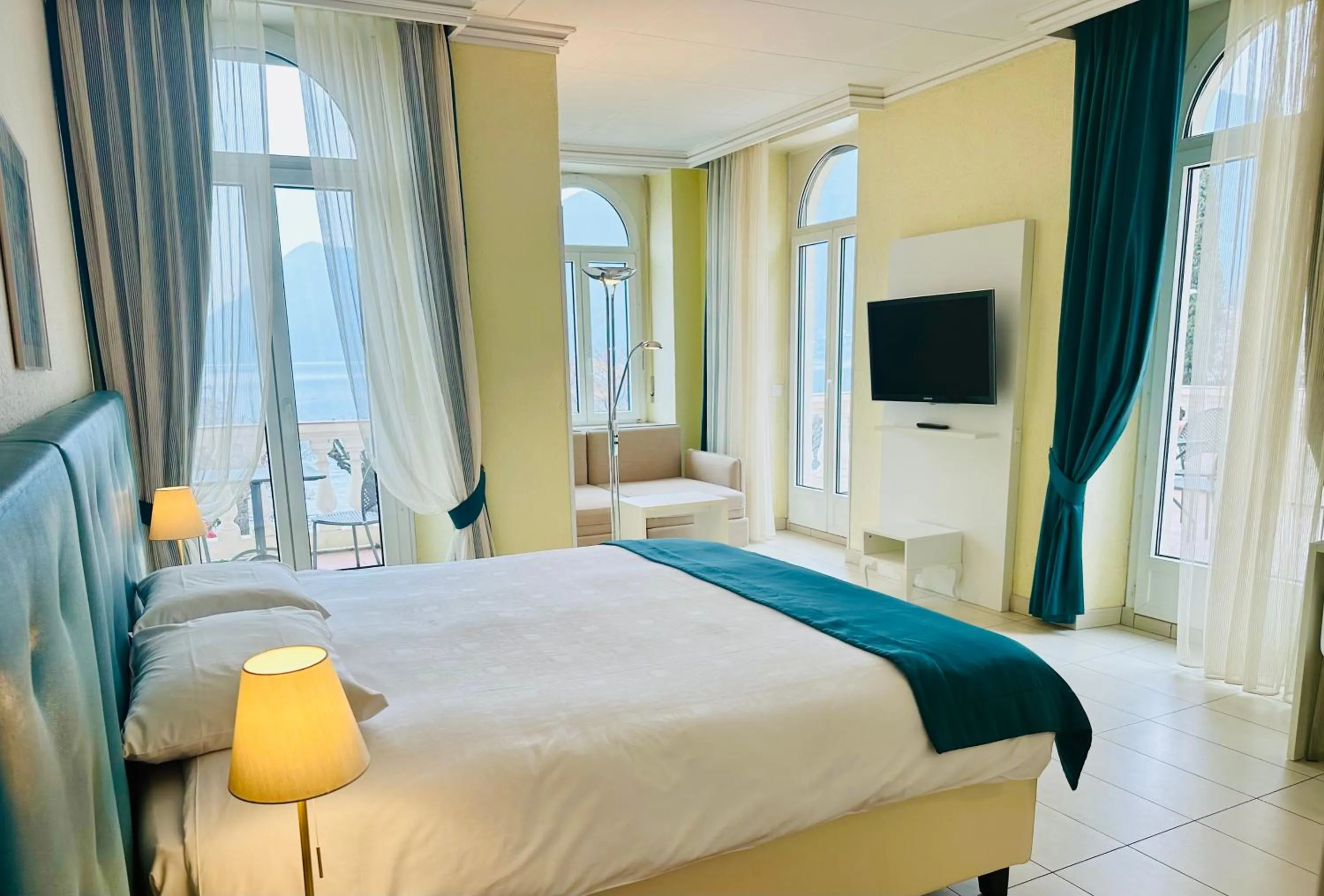 TV and multimedia in Best Western Hotel Bellevue au Lac