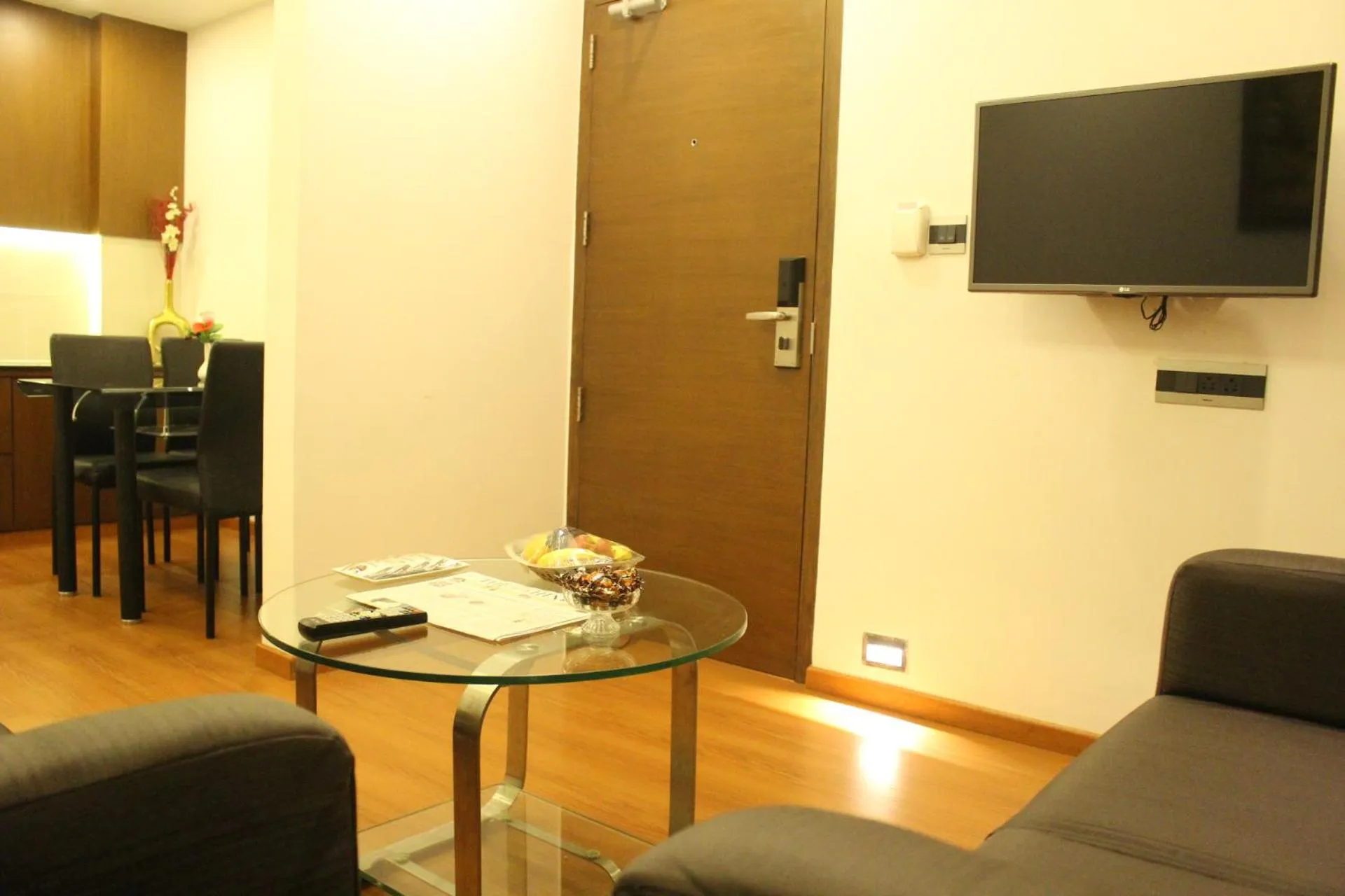 Seating area in Hotel Nk Grand Park Airport Hotel