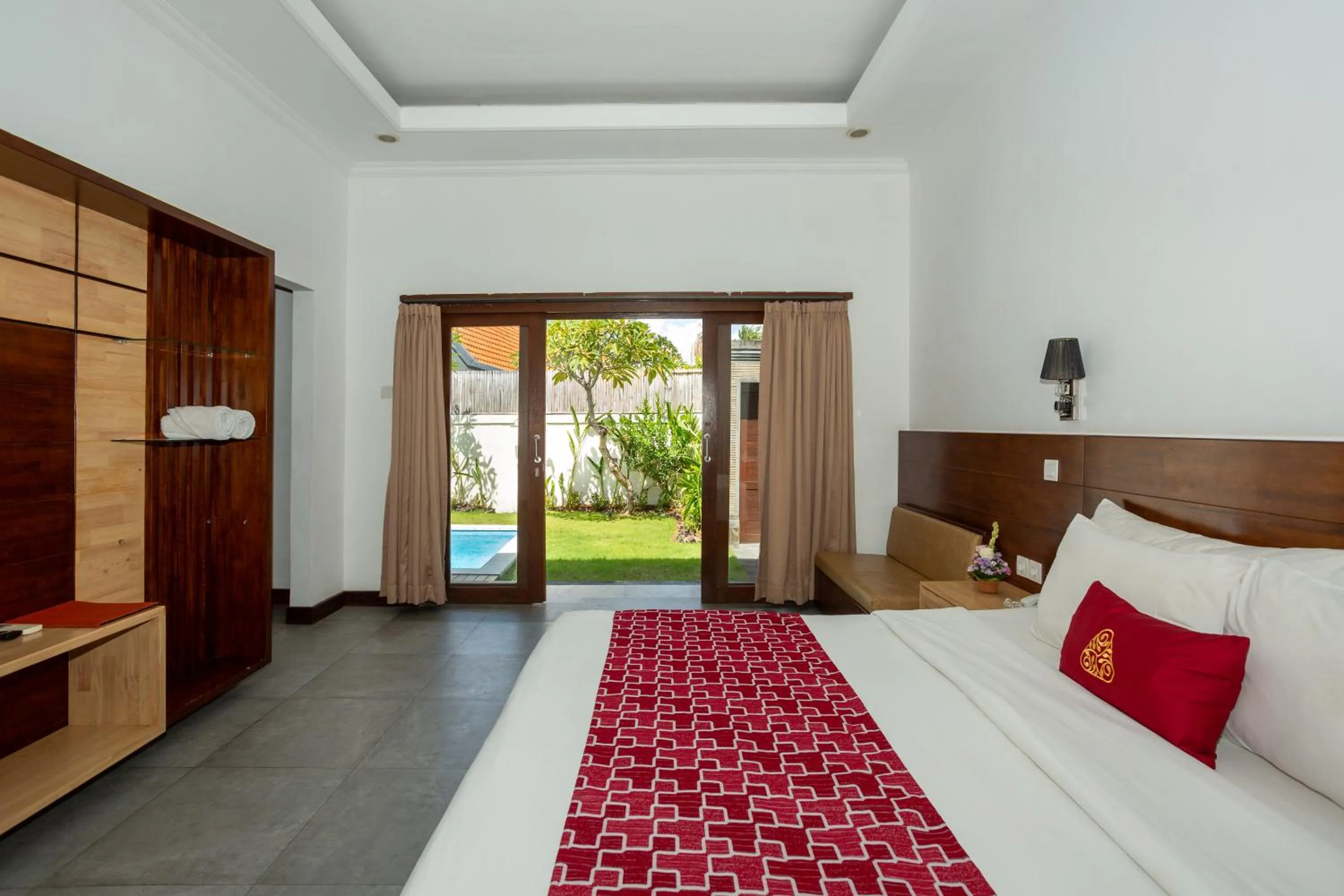 Bed in Paisa Villa Seminyak