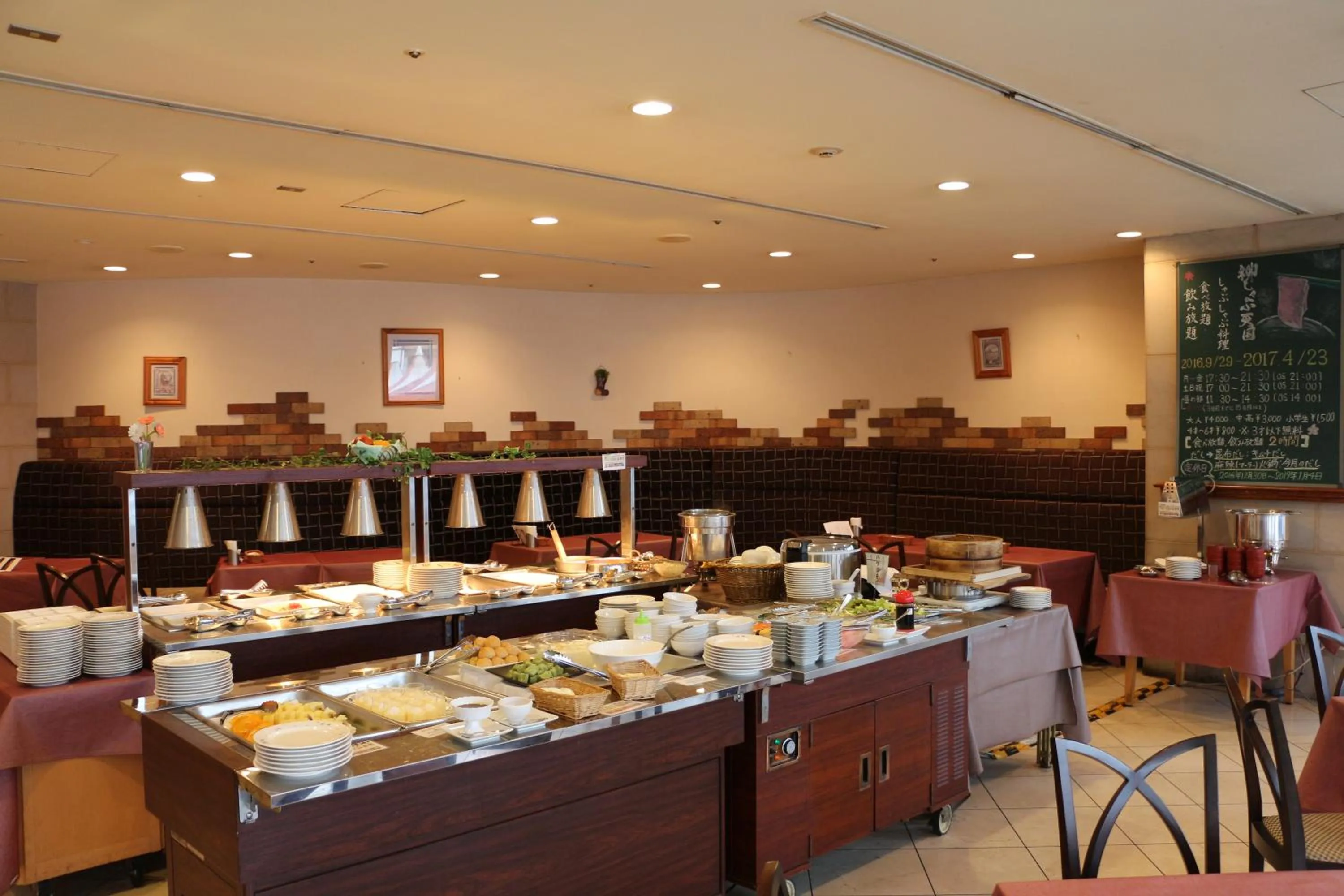 Restaurant/places to eat in Hotel Grand Vert Gizan