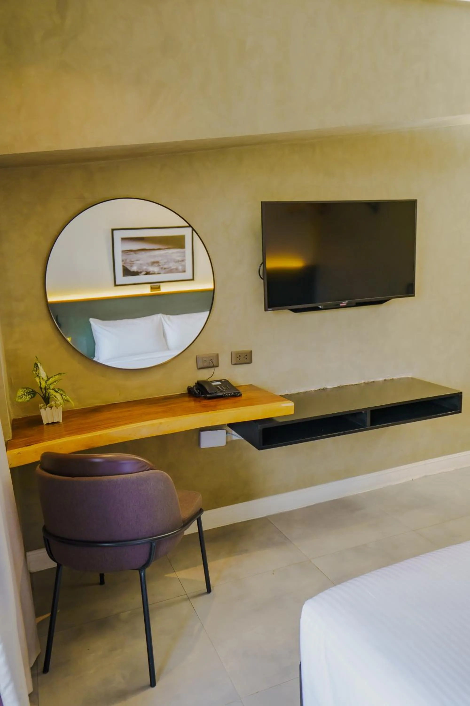 TV and multimedia, Bed in Venus Parkview Hotel