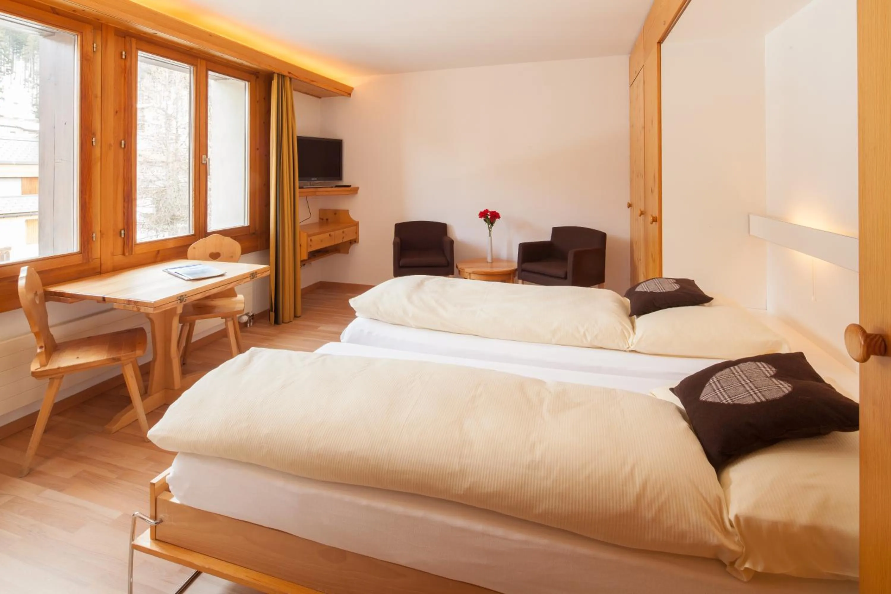 Bed in Hotel Chesa Surlej