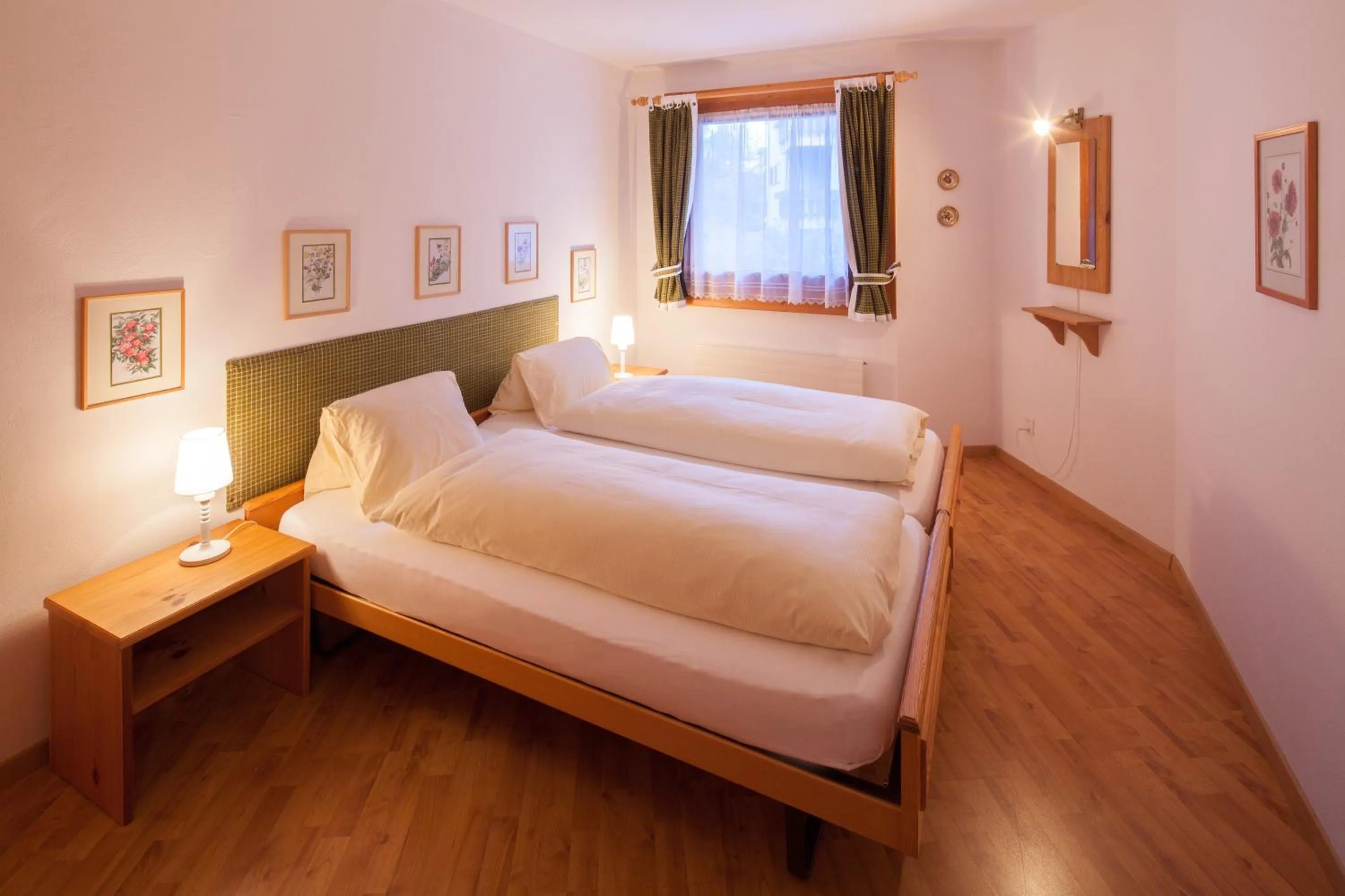 Bed in Hotel Chesa Surlej