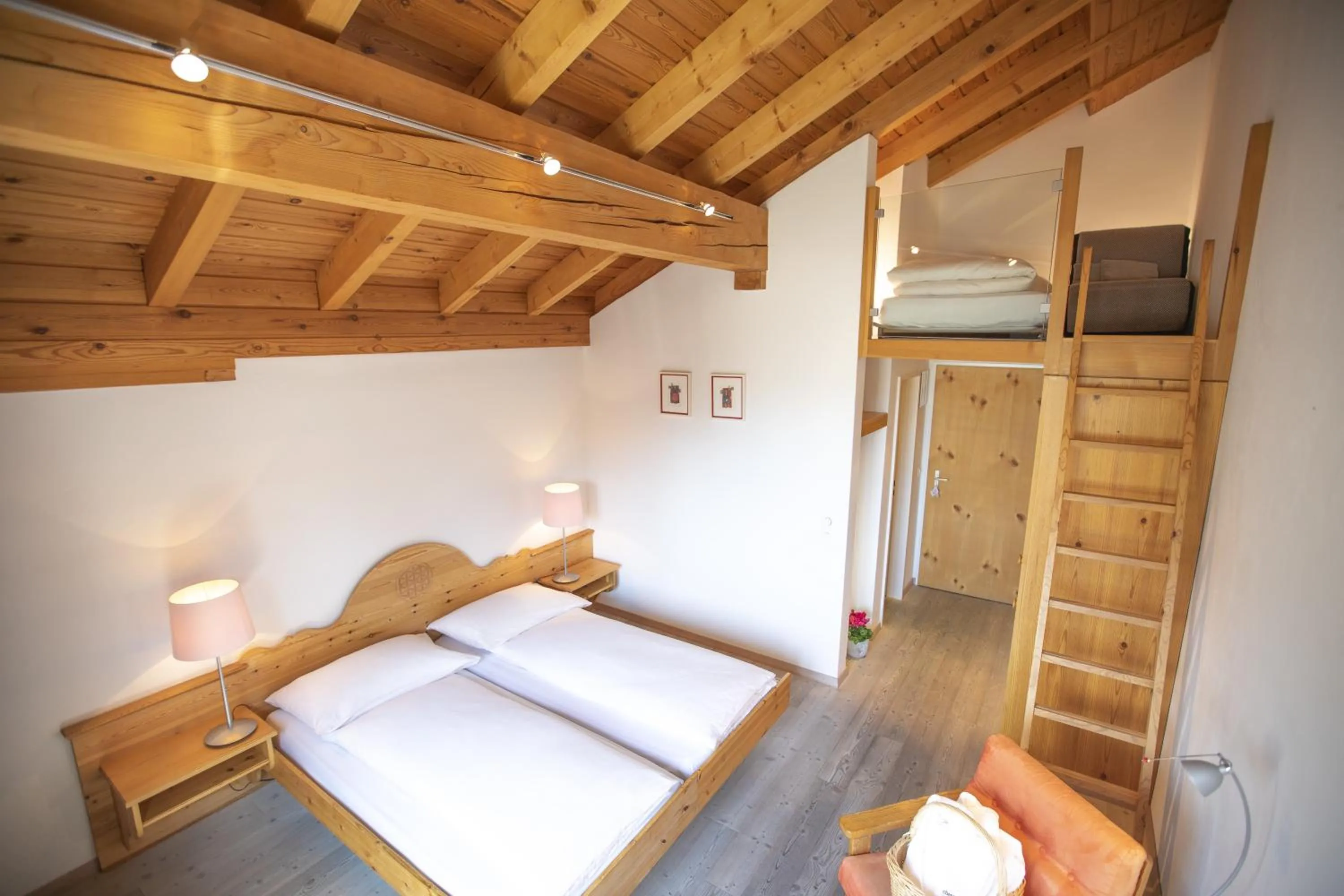 Photo of the whole room, Bed in Hotel Chesa Surlej