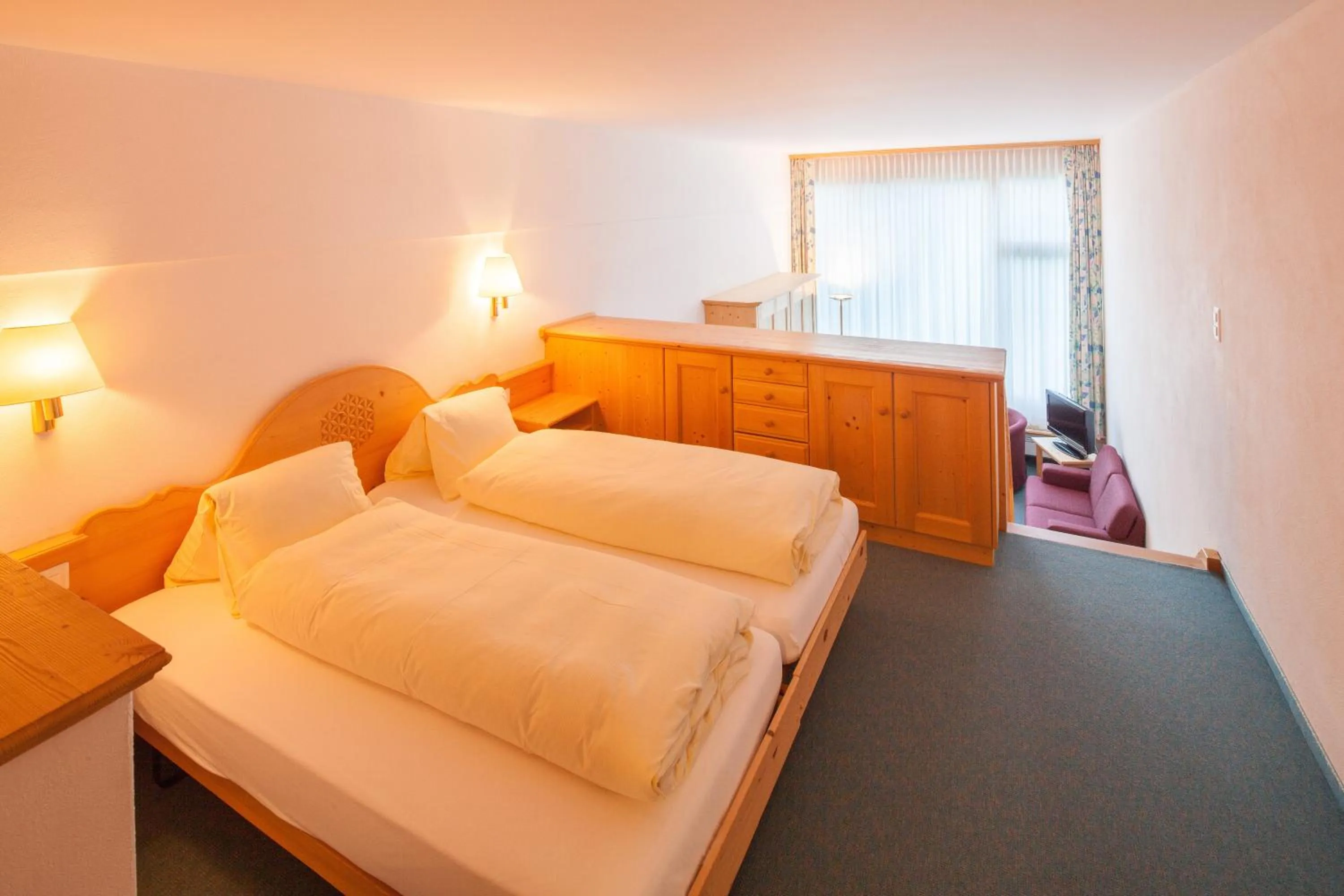 Bed in Hotel Chesa Surlej