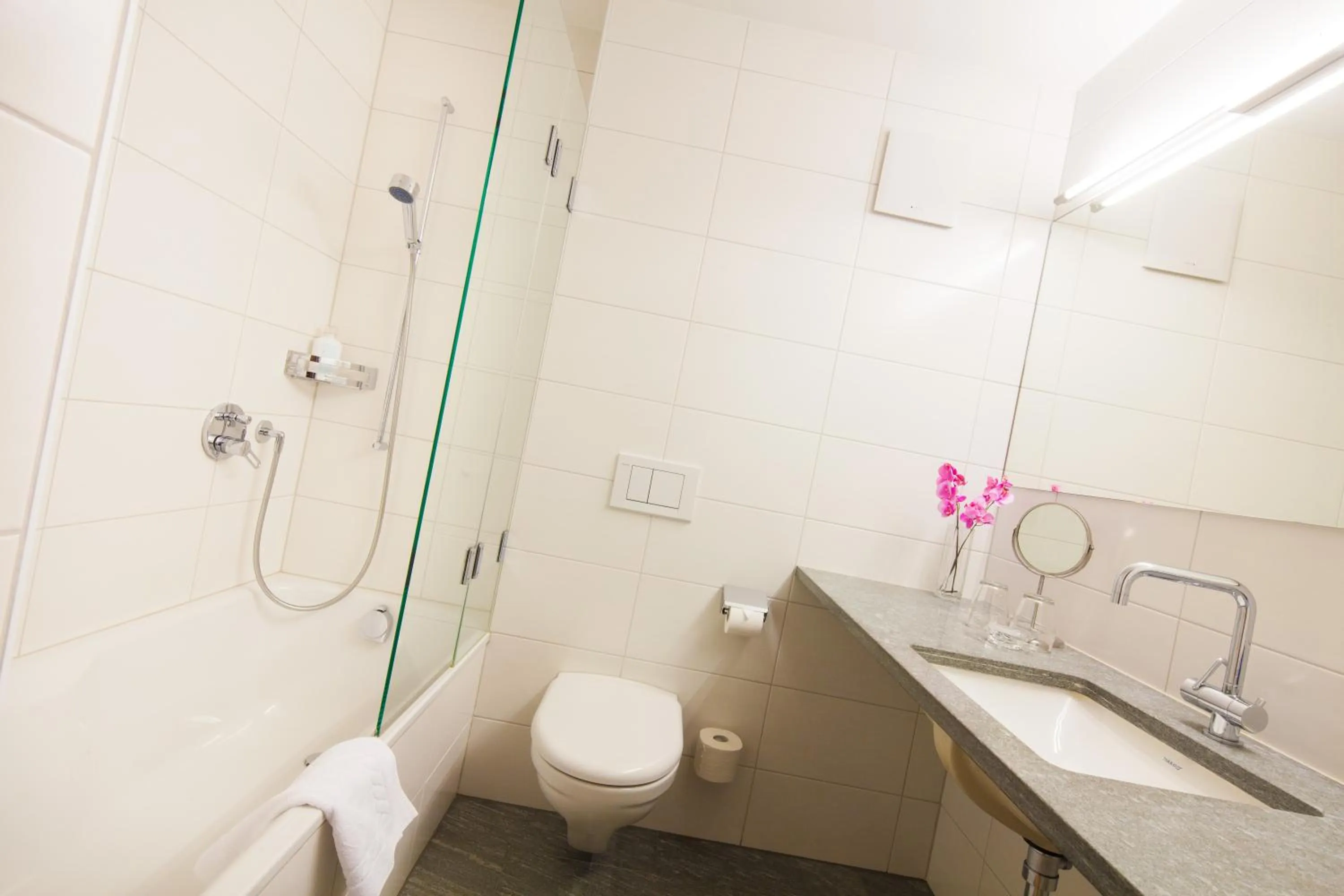 Bathroom in Hotel Chesa Surlej