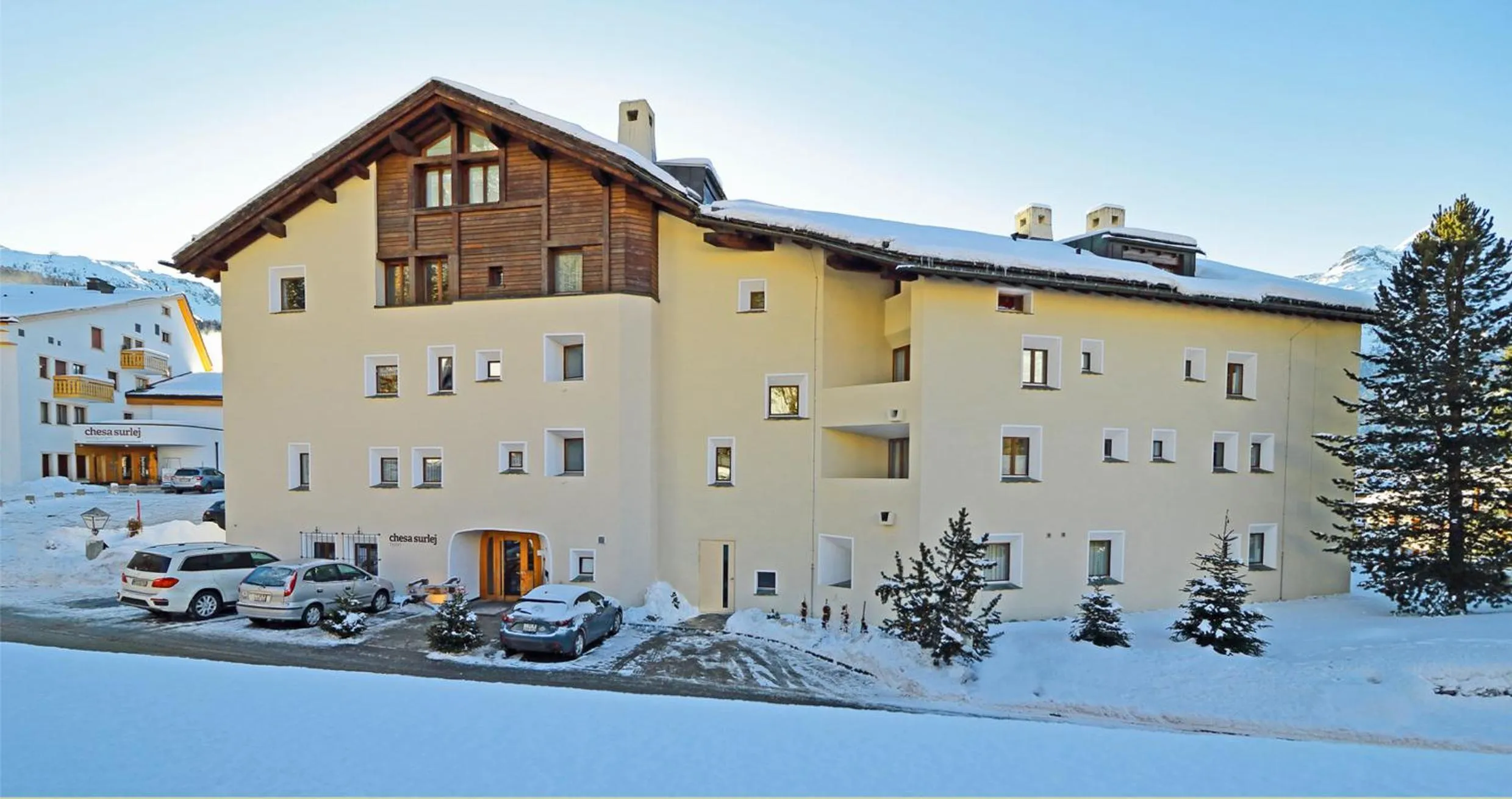 Property building in Hotel Chesa Surlej