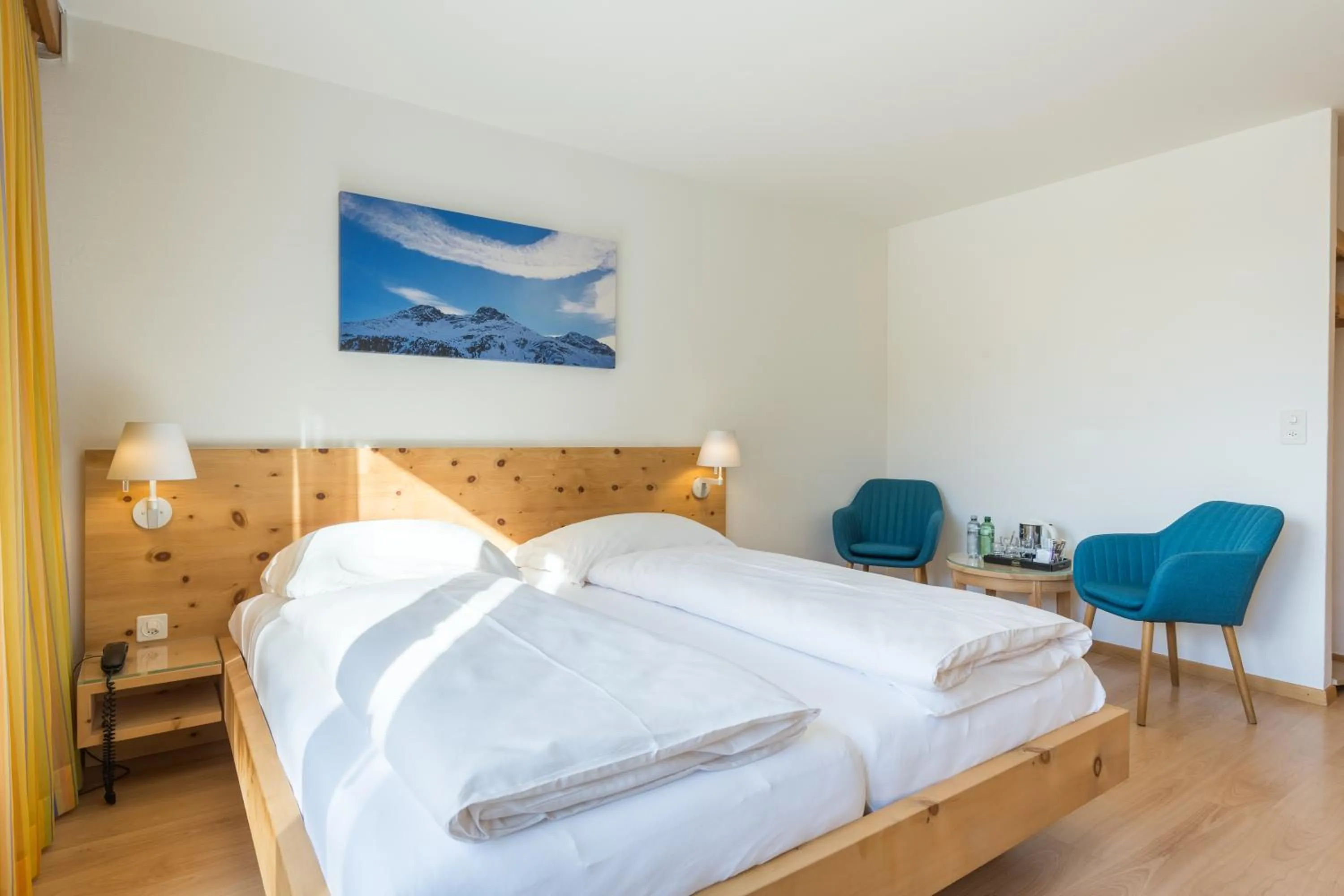 Bed in Hotel Chesa Surlej