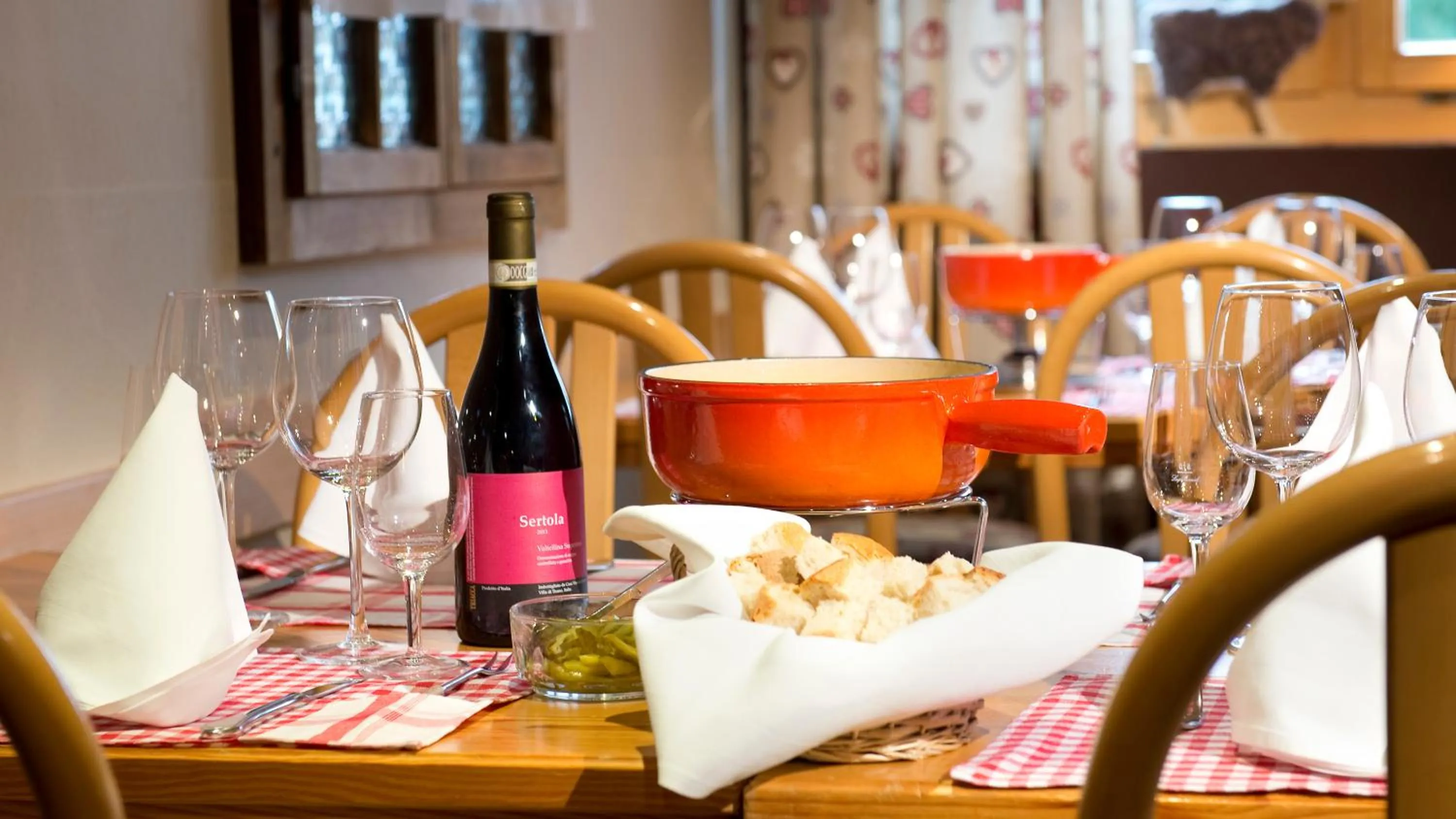 Restaurant/places to eat in Hotel Chesa Surlej