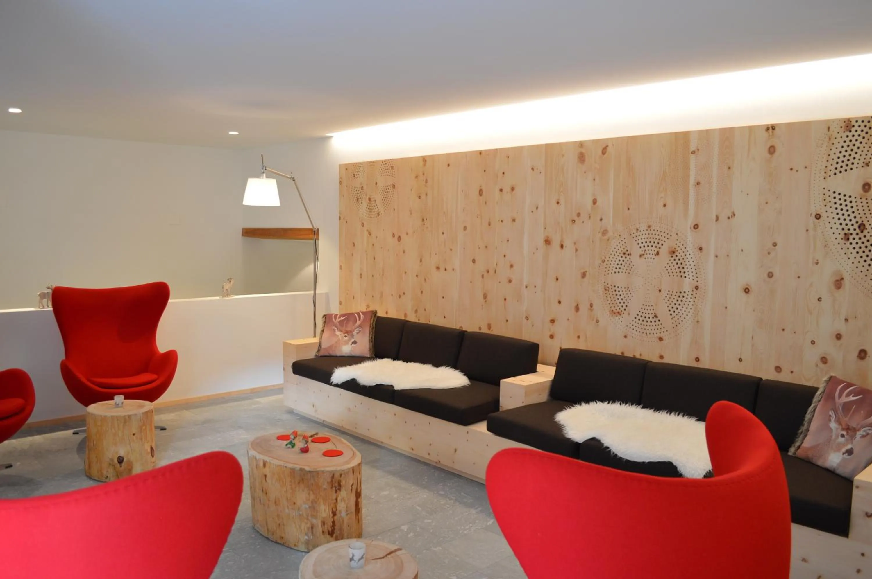 Lobby or reception in Hotel Chesa Surlej