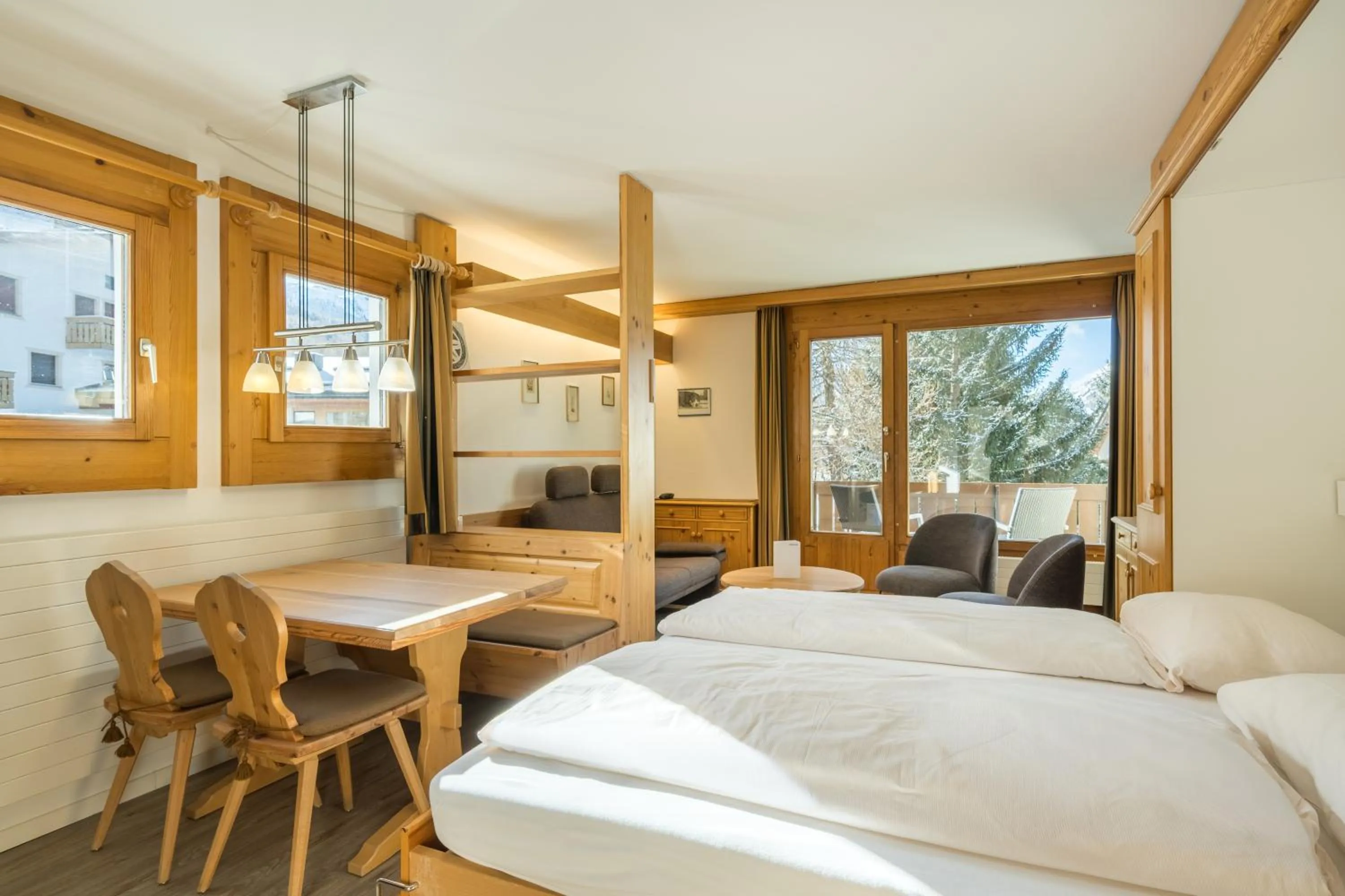 Bed in Hotel Chesa Surlej