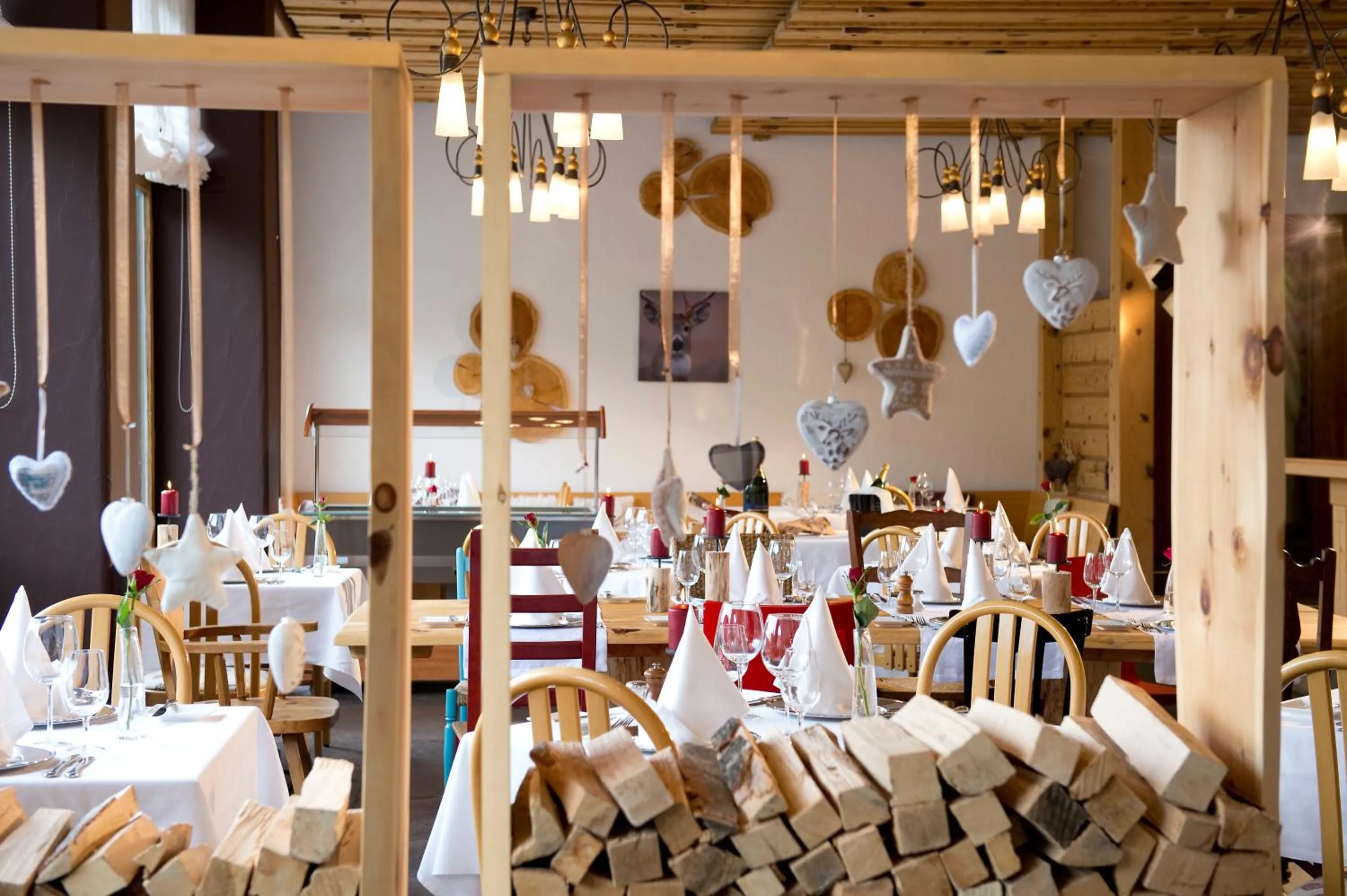 Restaurant/places to eat in Hotel Chesa Surlej