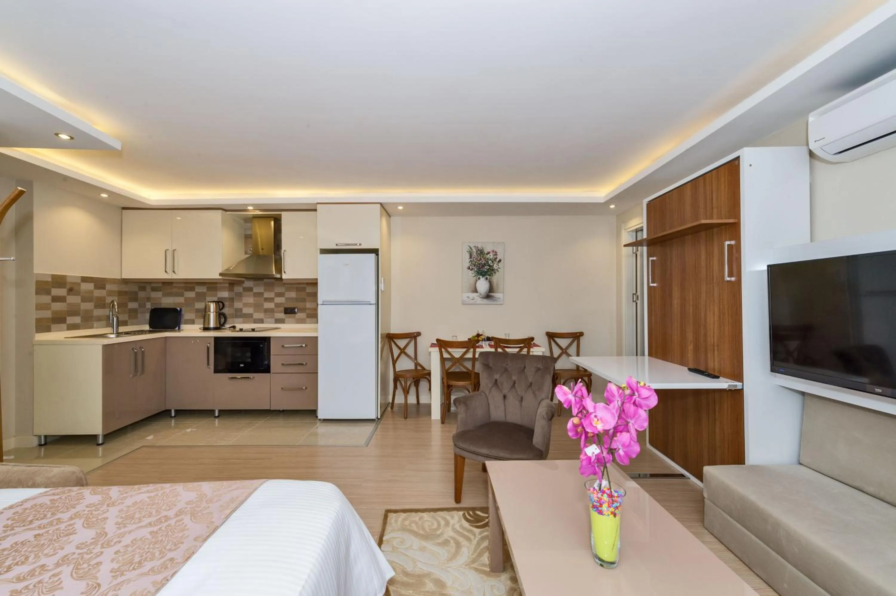 Kitchen or kitchenette in Gen Suites