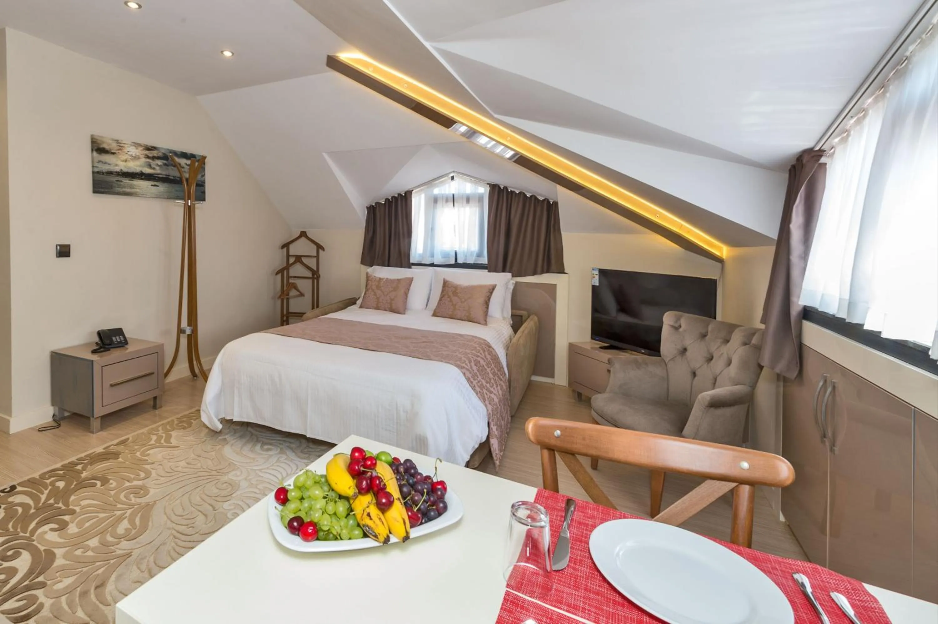 Kitchen or kitchenette, Bed in Gen Suites