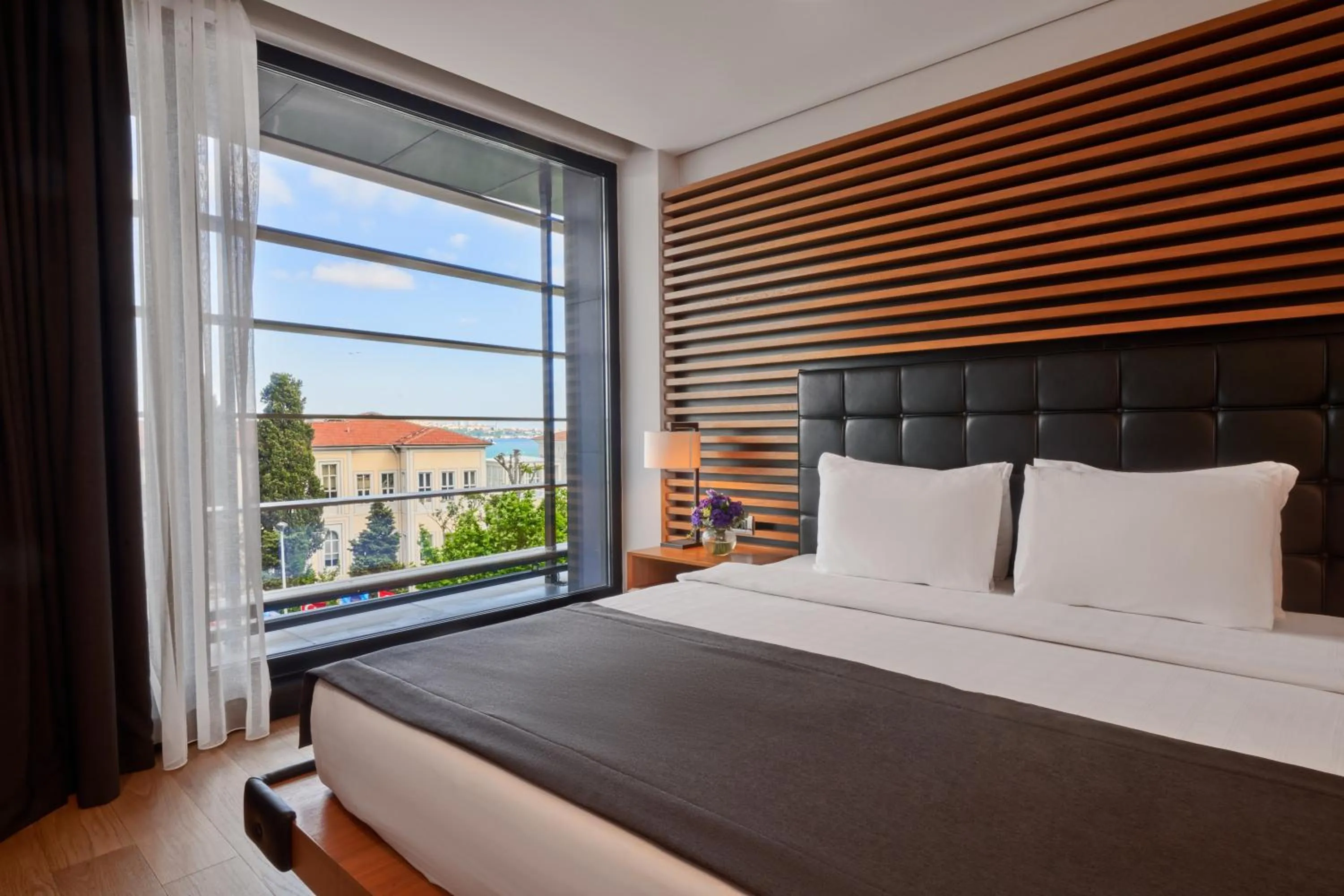 Photo of the whole room, Bed in Metropolitan Hotels Bosphorus - Special Category