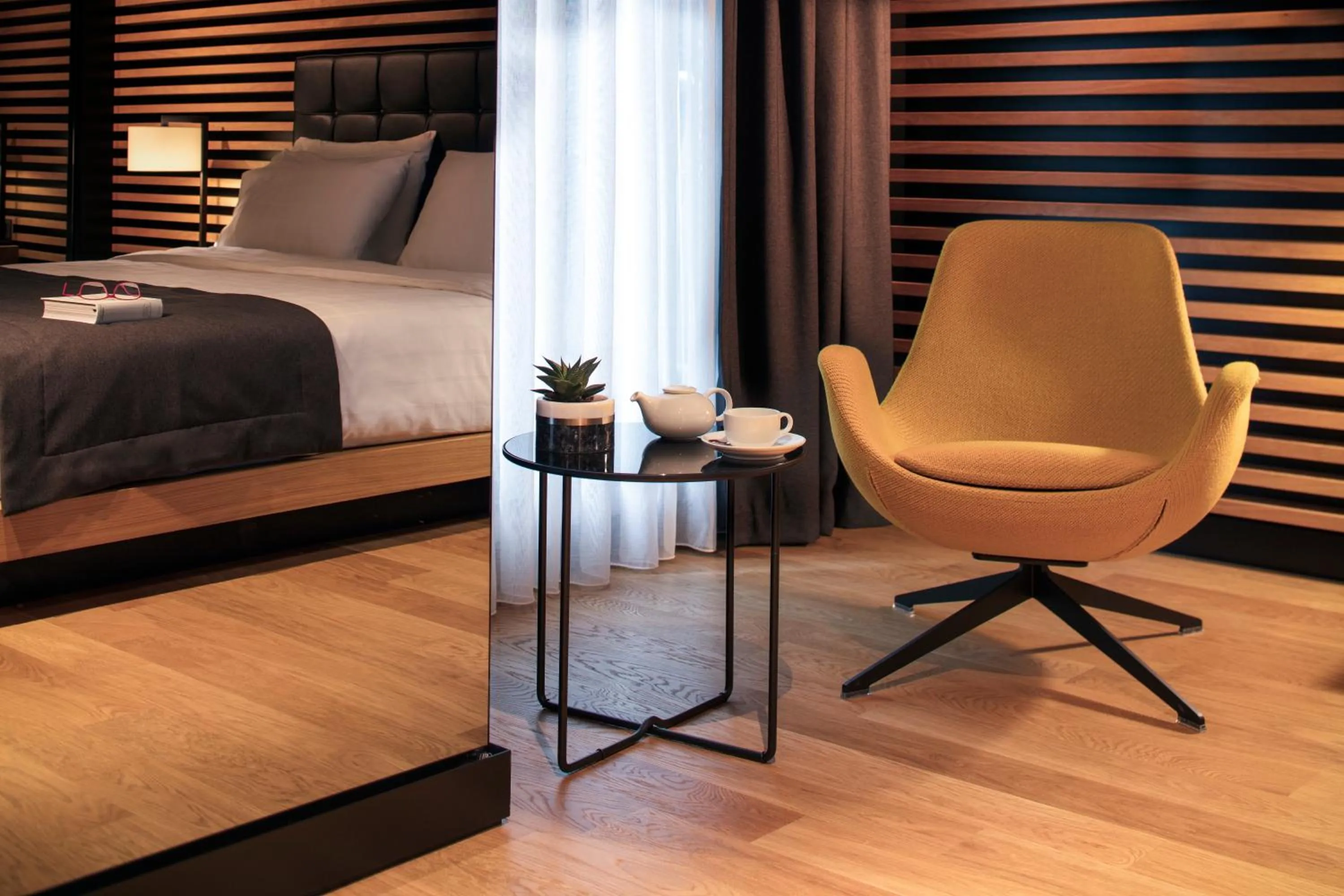 hair dresser, Bed in Metropolitan Hotels Bosphorus - Special Category