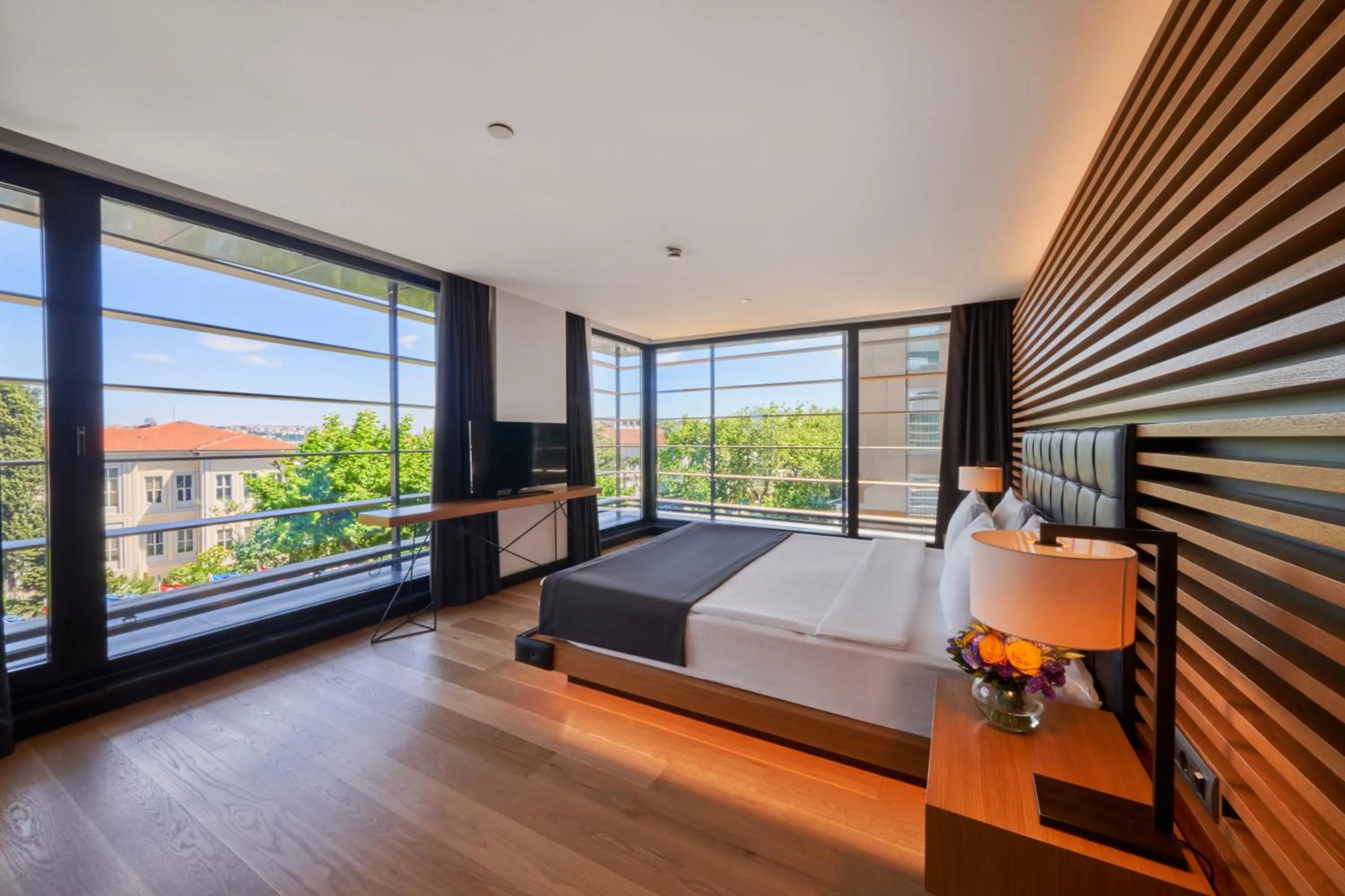 View (from property/room), Bed in Metropolitan Hotels Bosphorus - Special Category