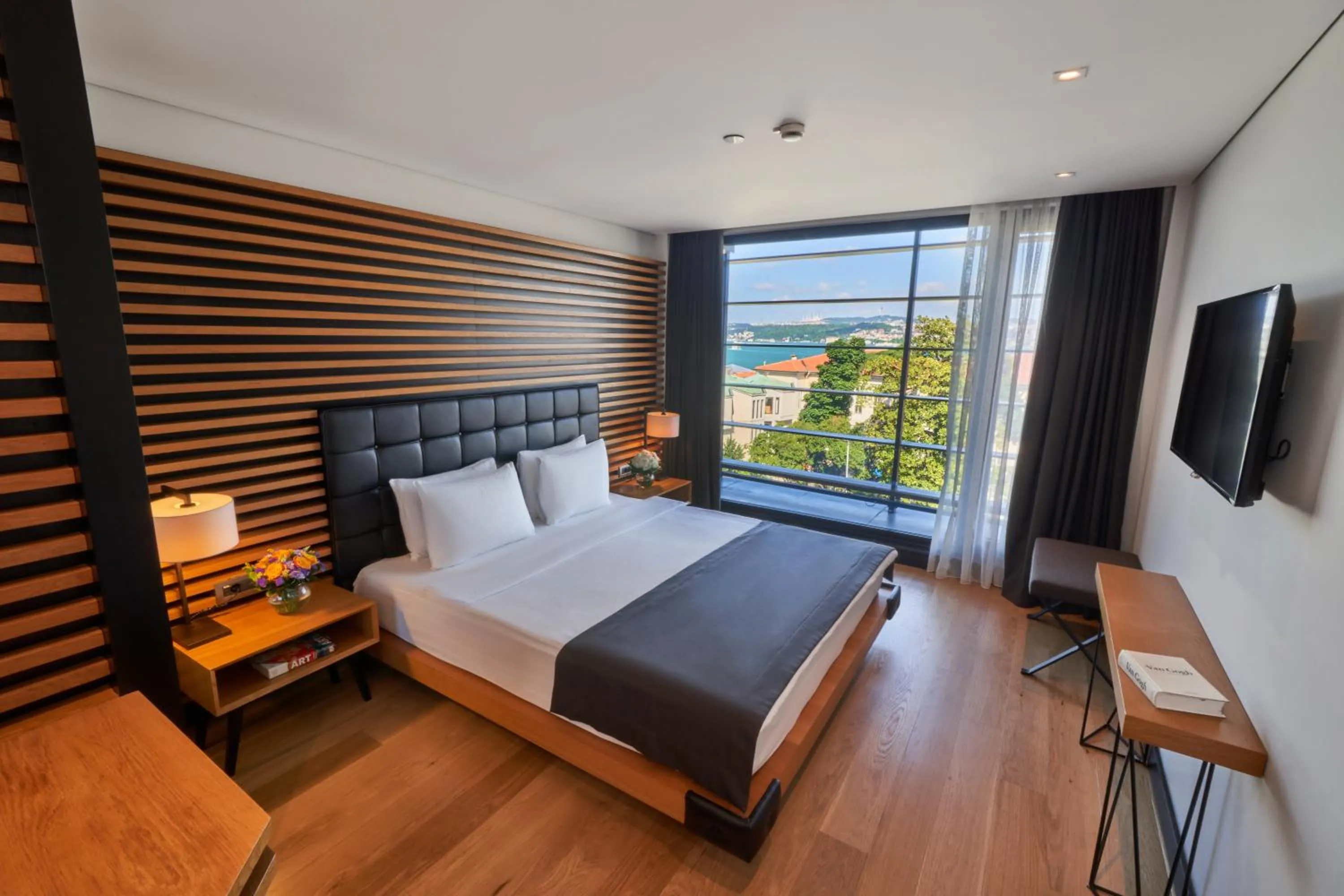 Sea view, Bed in Metropolitan Hotels Bosphorus - Special Category