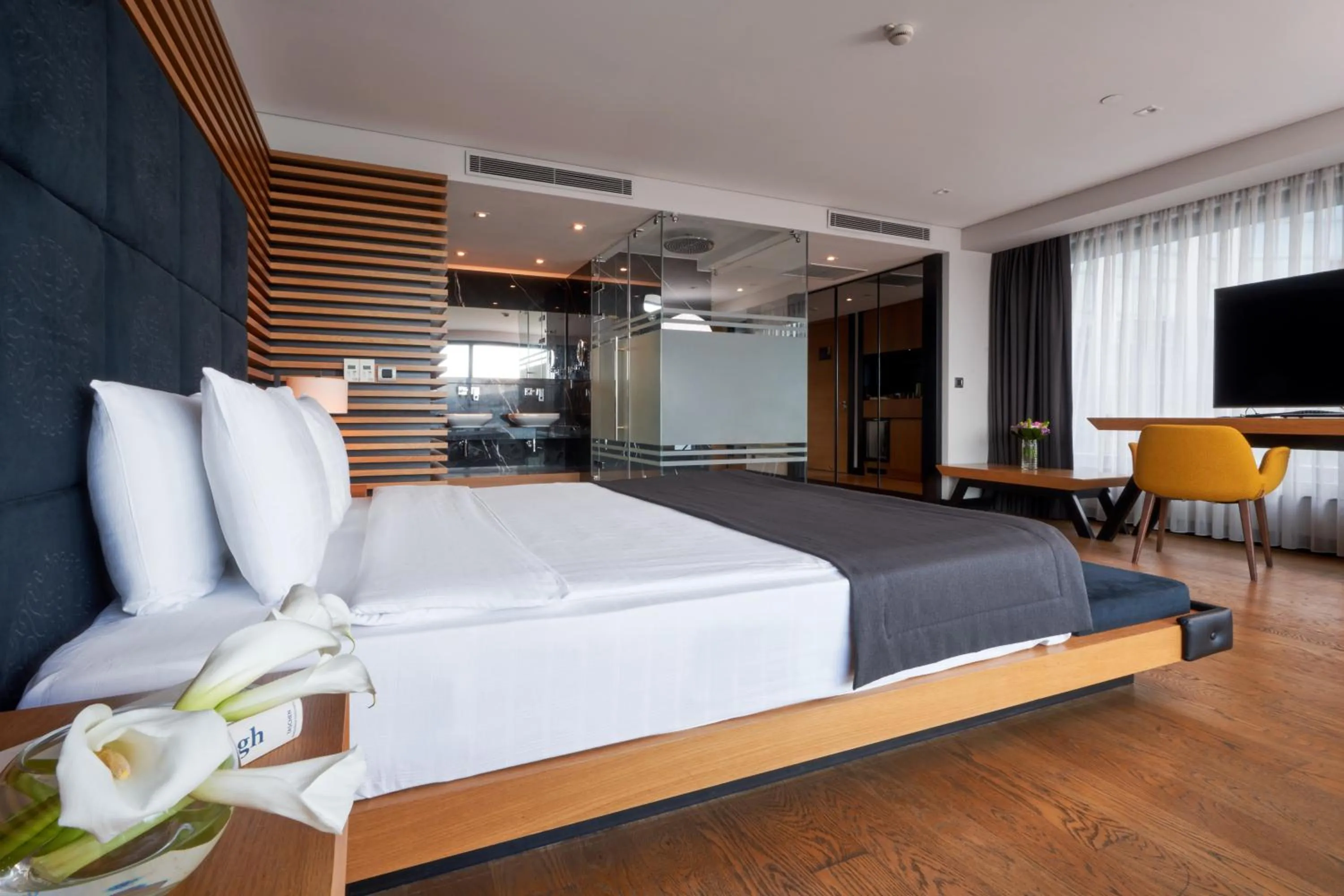 Photo of the whole room, Bed in Metropolitan Hotels Bosphorus - Special Category