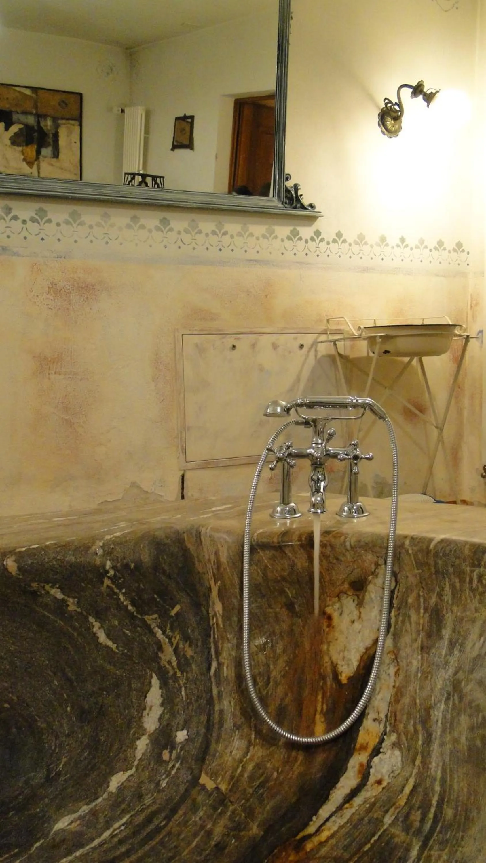 Bathroom in Fattoria l'Amorosa