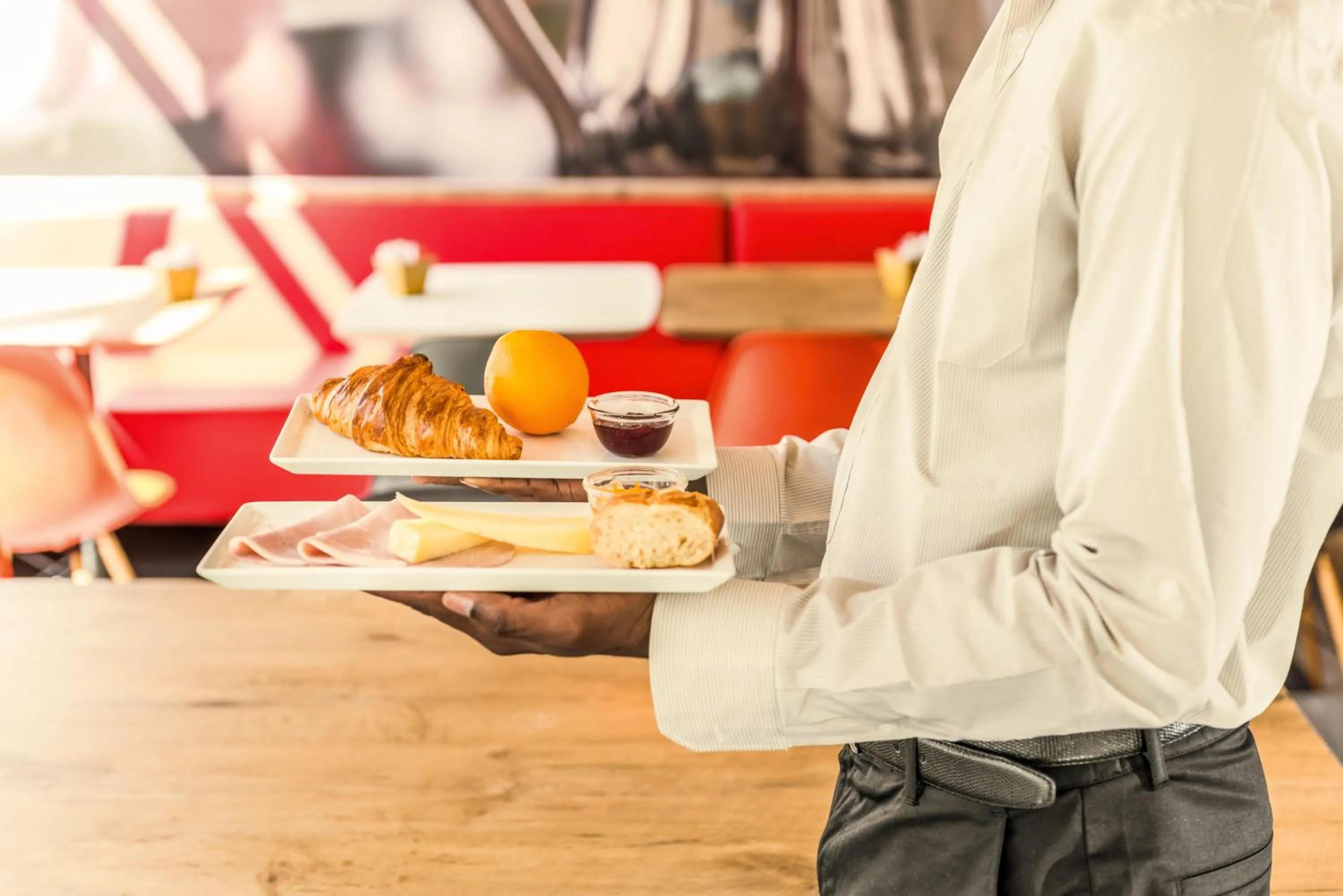 Food and drinks in ibis Zürich Messe Airport