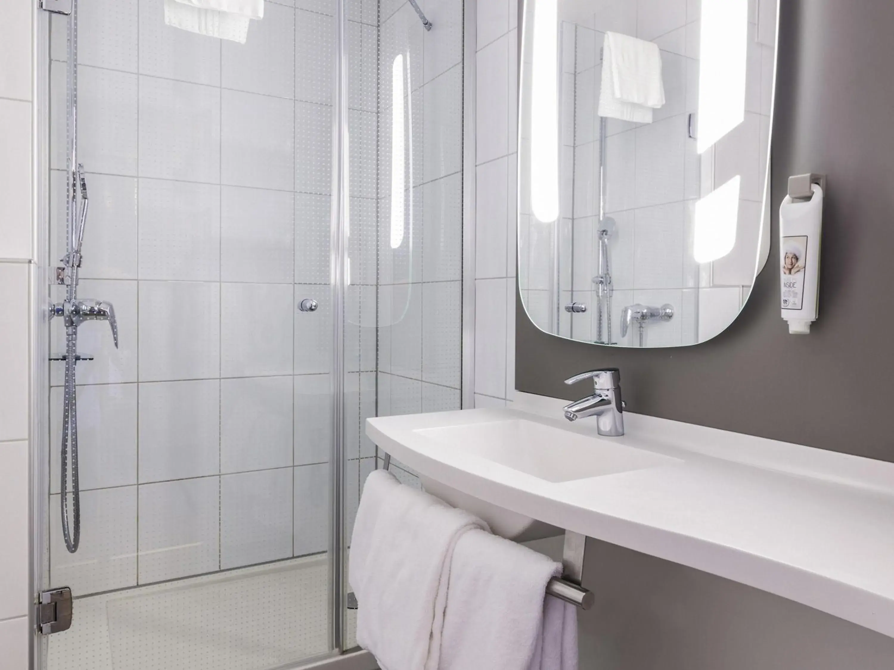 Triple Room in ibis Zürich Messe Airport Triple Room in ibis Zürich Messe Airport