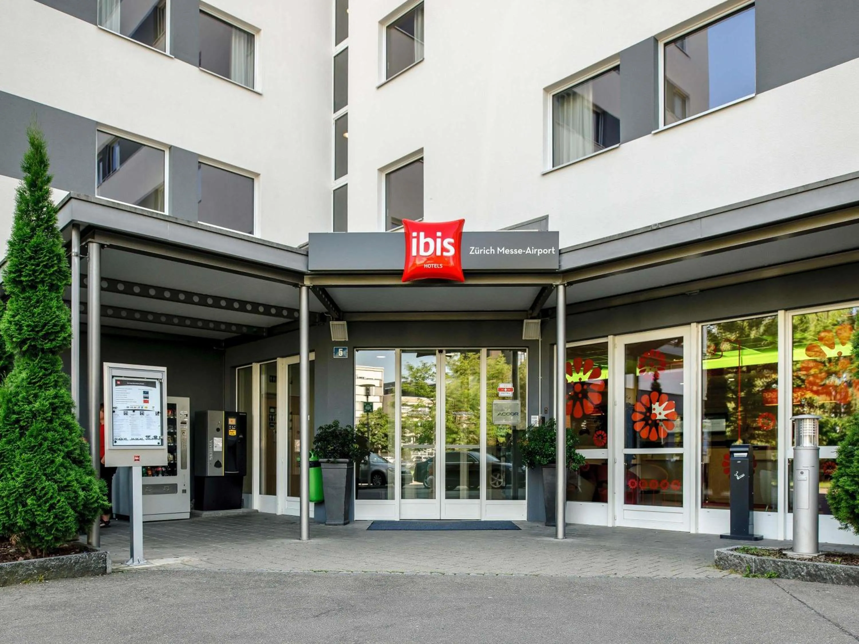 Property building in ibis Zürich Messe Airport