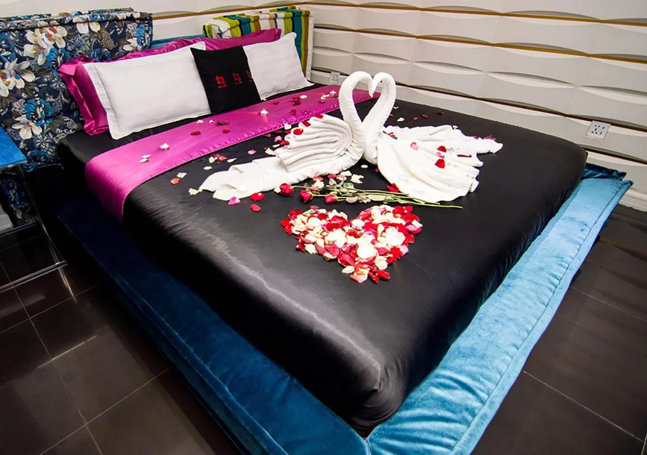 Bed in Luks Lofts Hotel & Residences