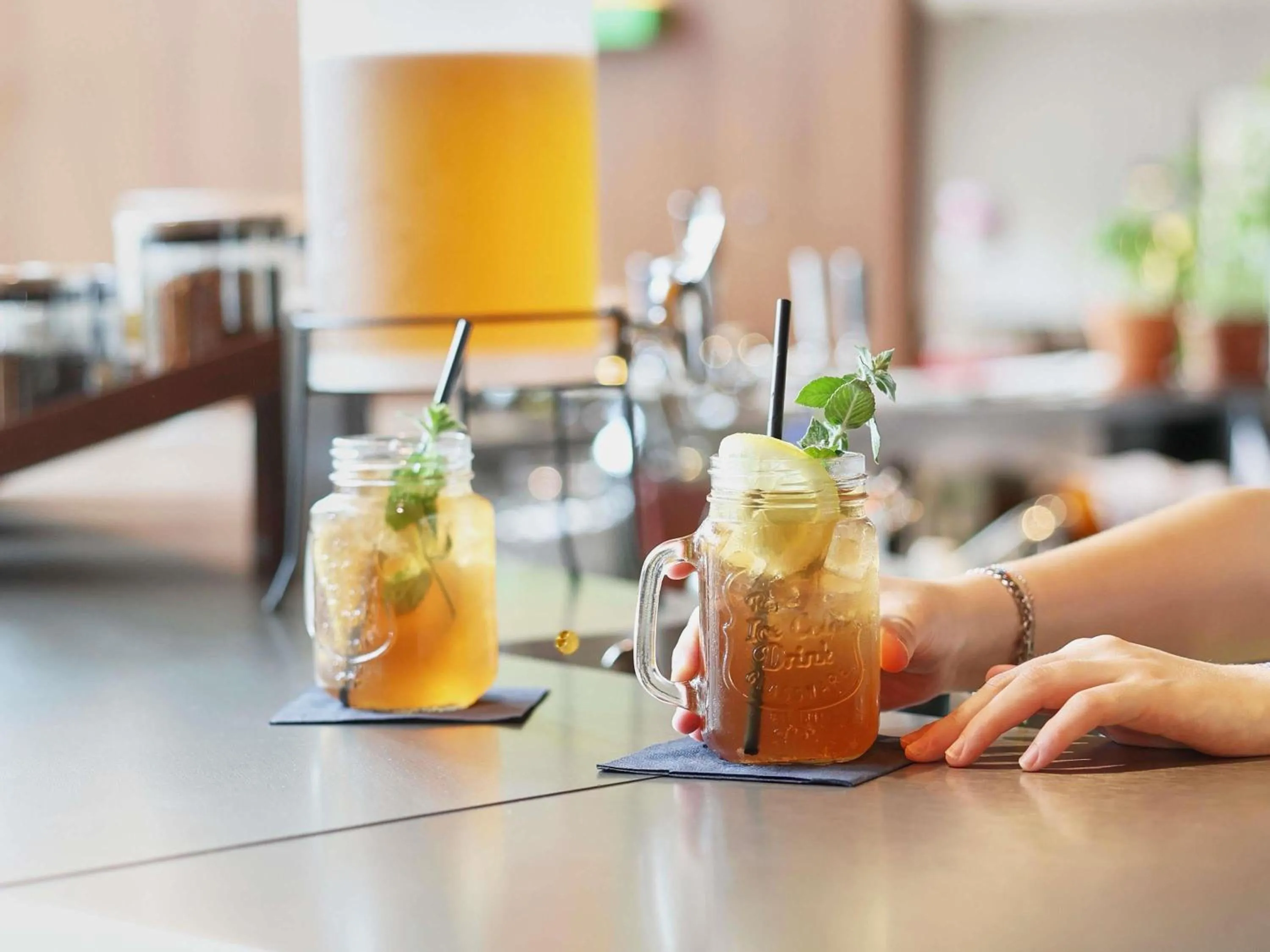 Restaurant/places to eat in ibis Zürich City West