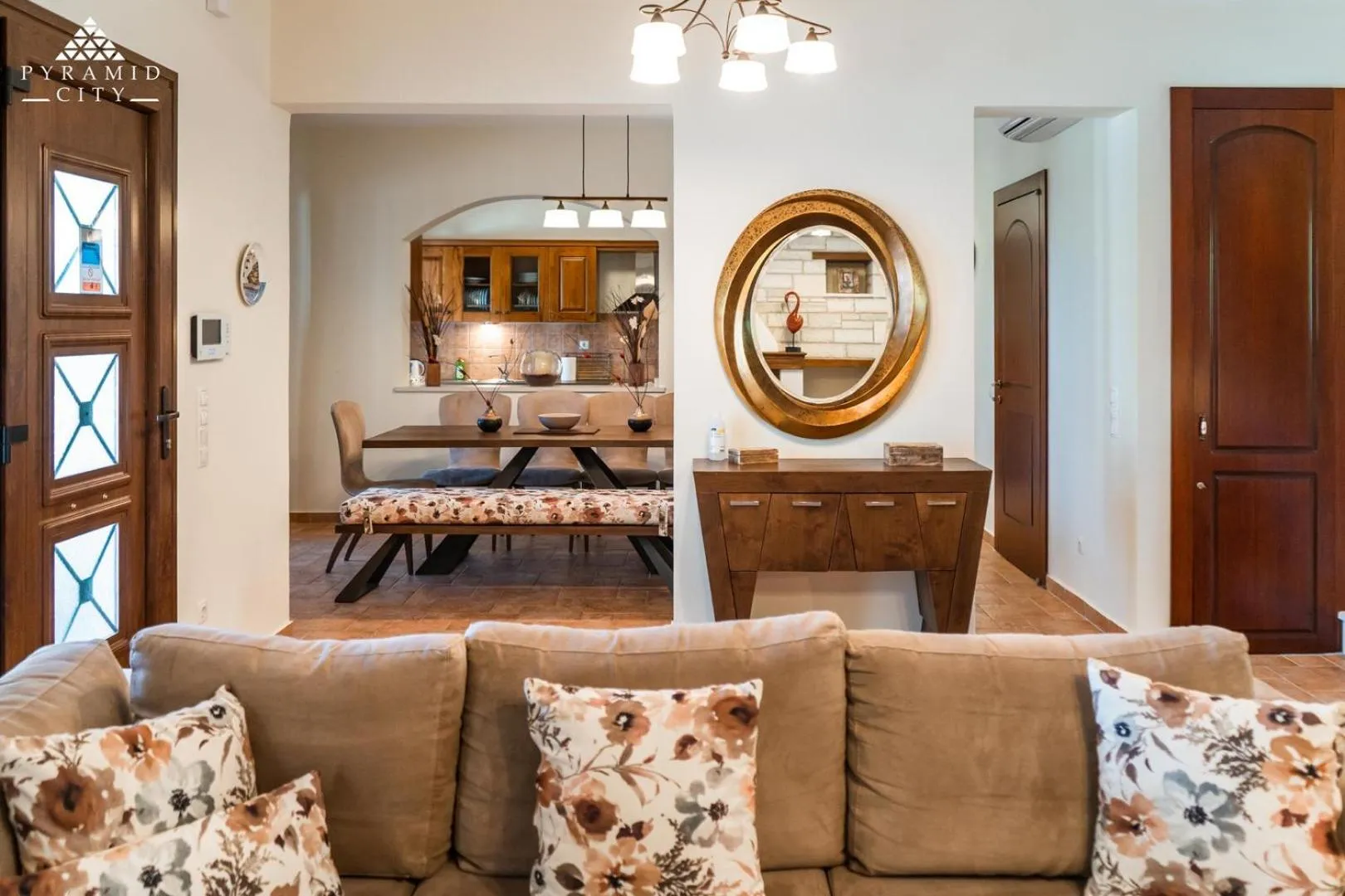 Dining area in Luxury Villa Jupiter