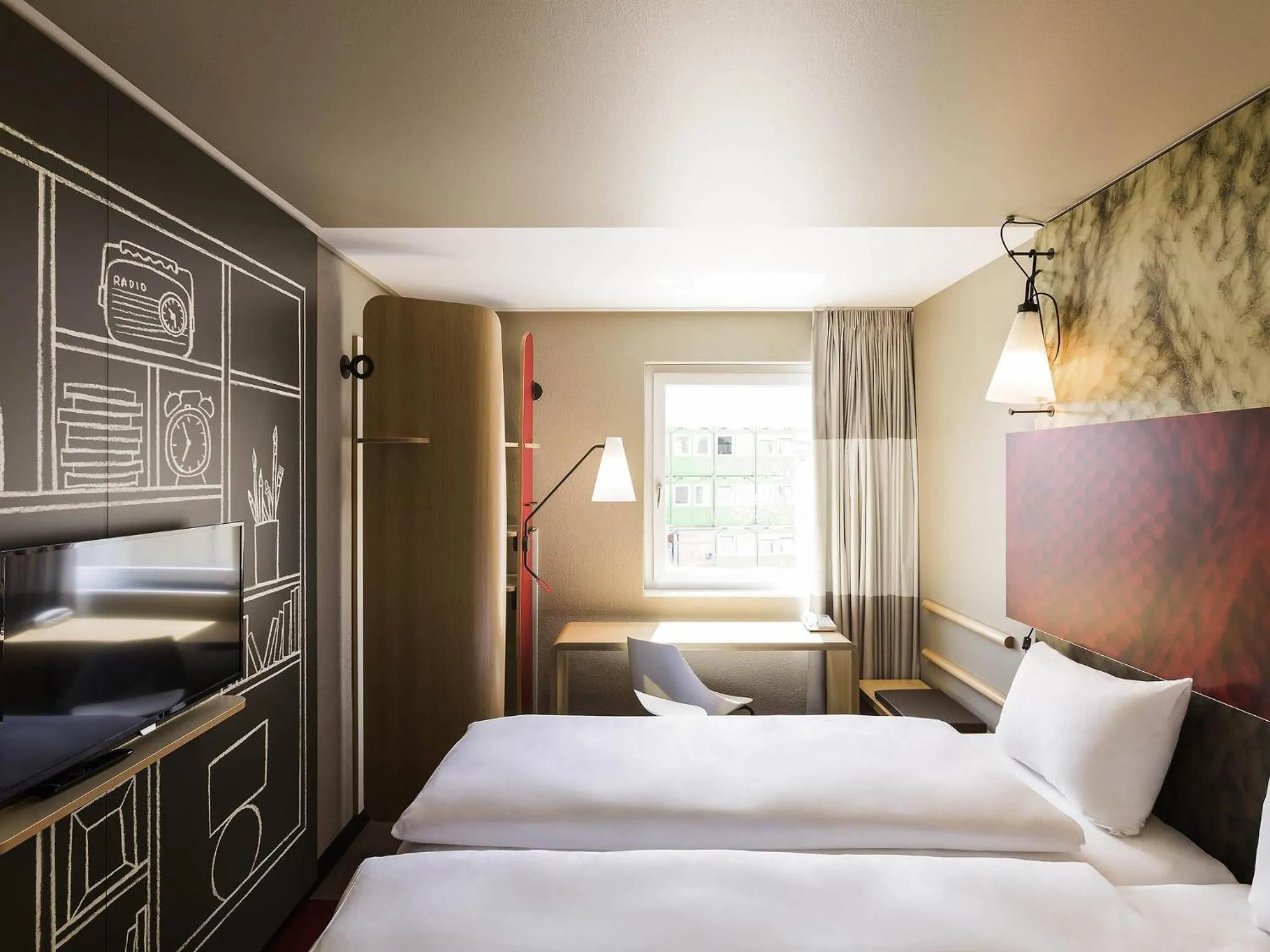 Bedroom, Bed in ibis Winterthur City