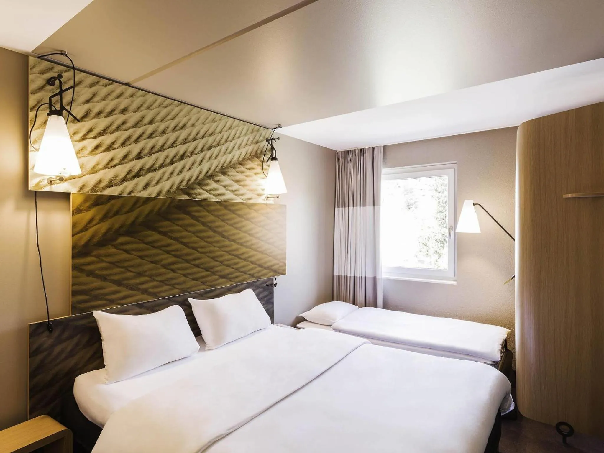 Bedroom, Bed in ibis Winterthur City