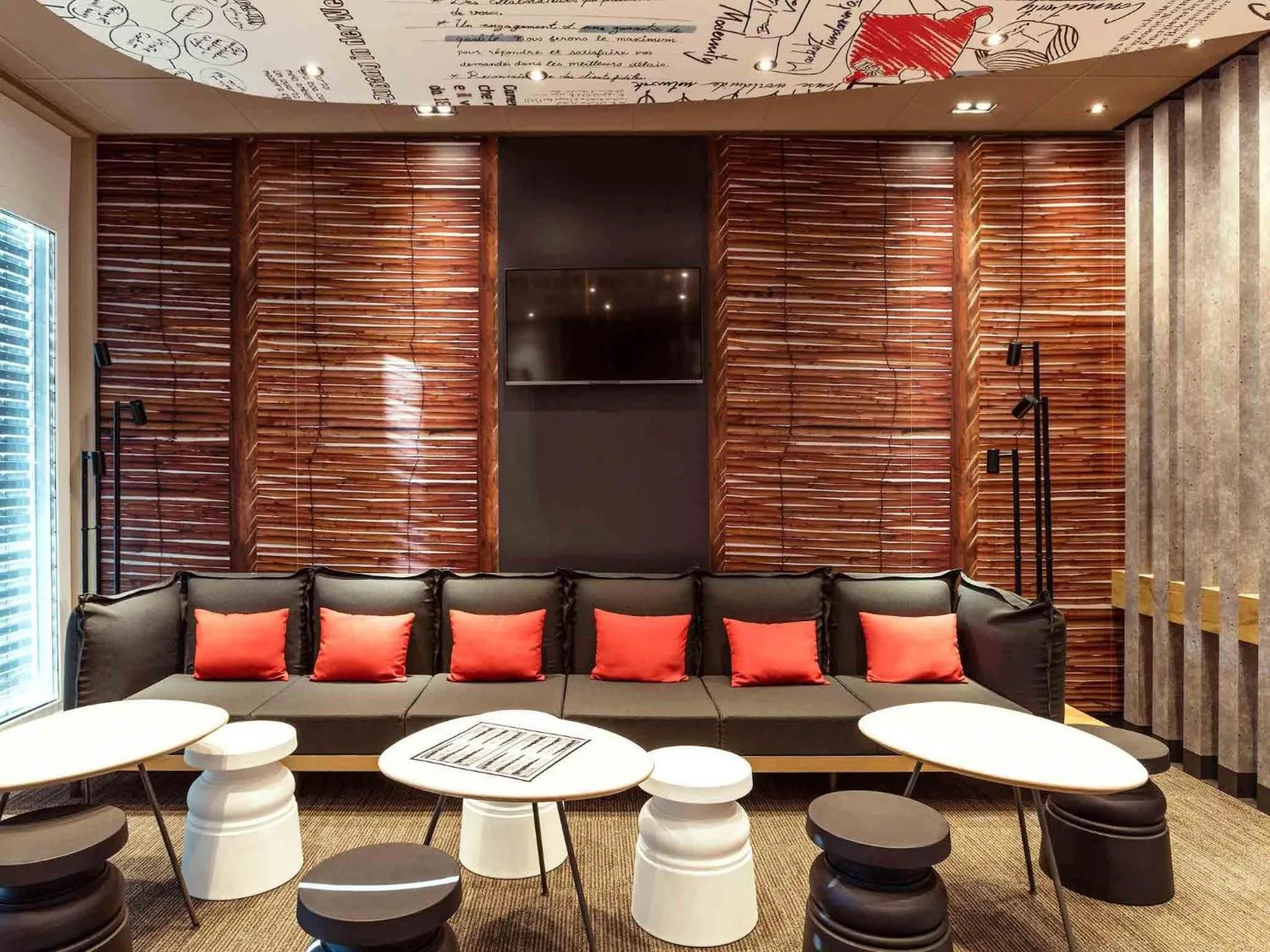 Lounge or bar in ibis Winterthur City