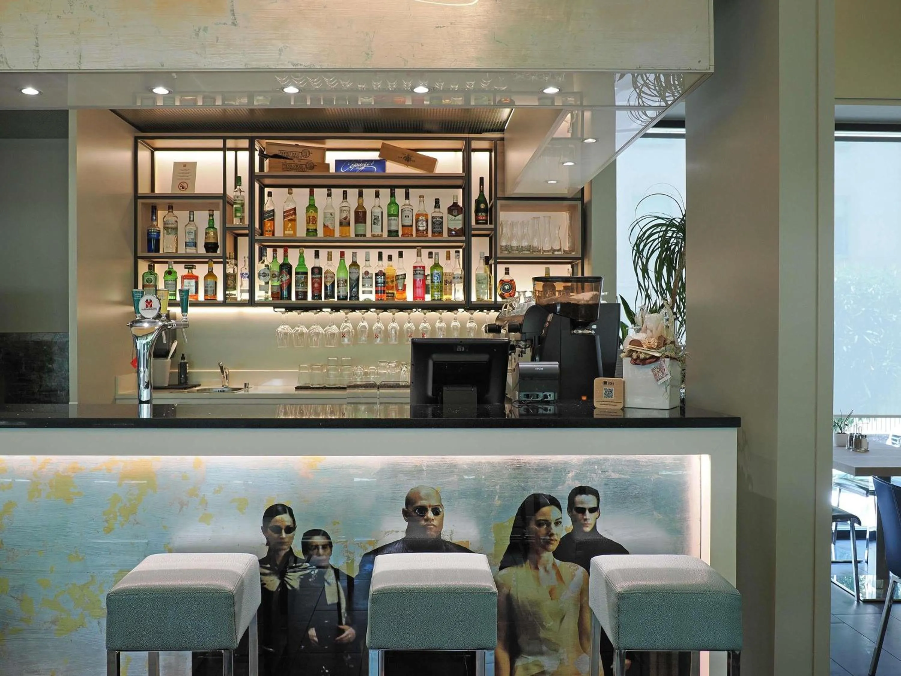 Lounge or bar in ibis Locarno