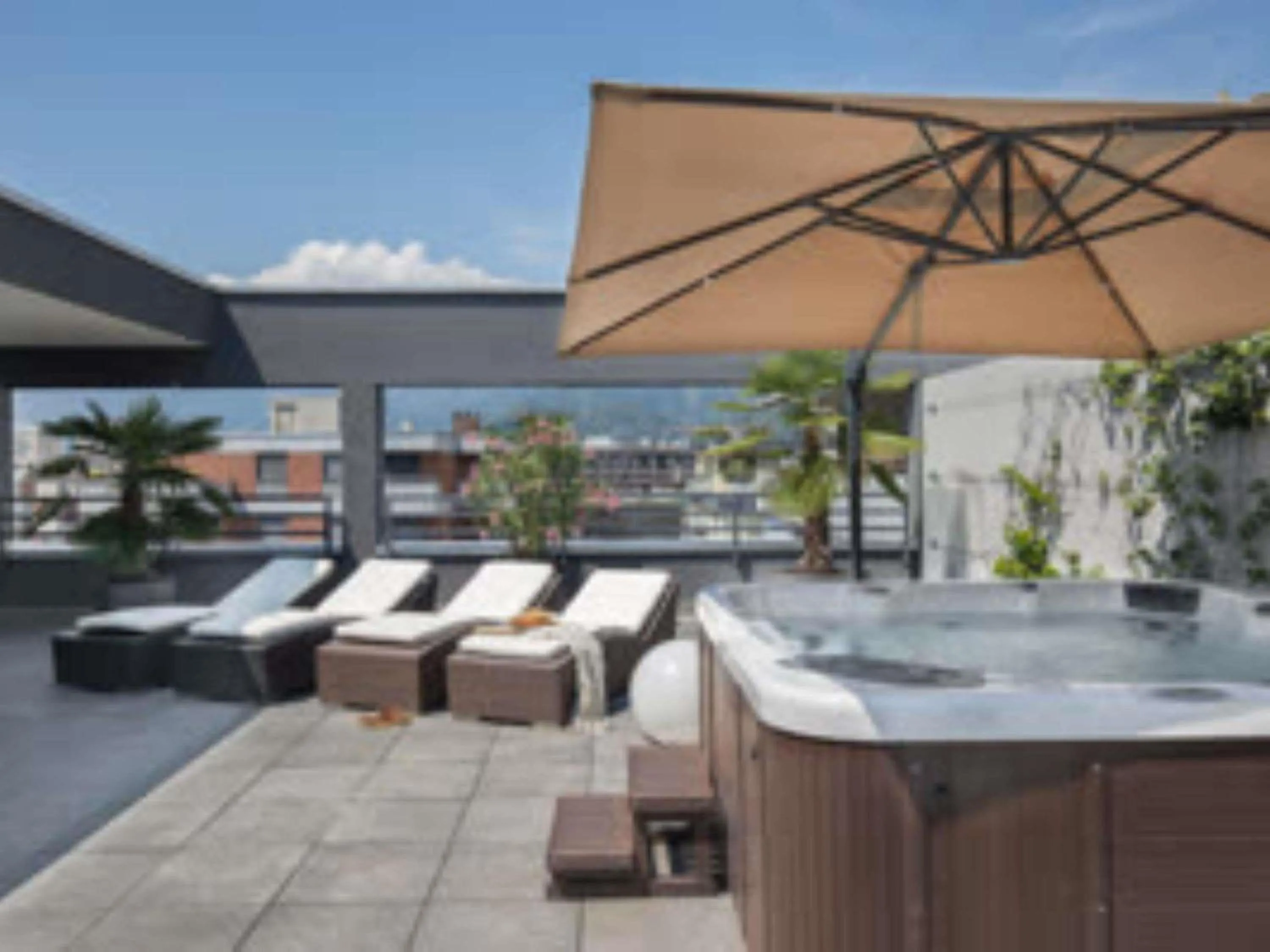 Bedroom in ibis Locarno