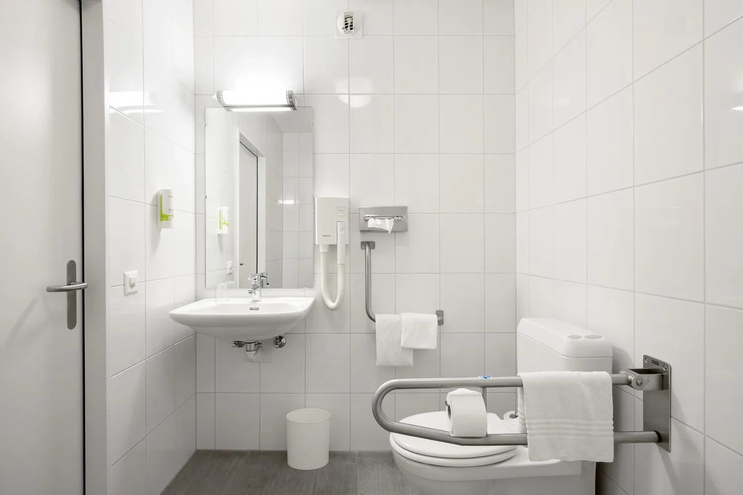 Facility for disabled guests in ibis Locarno